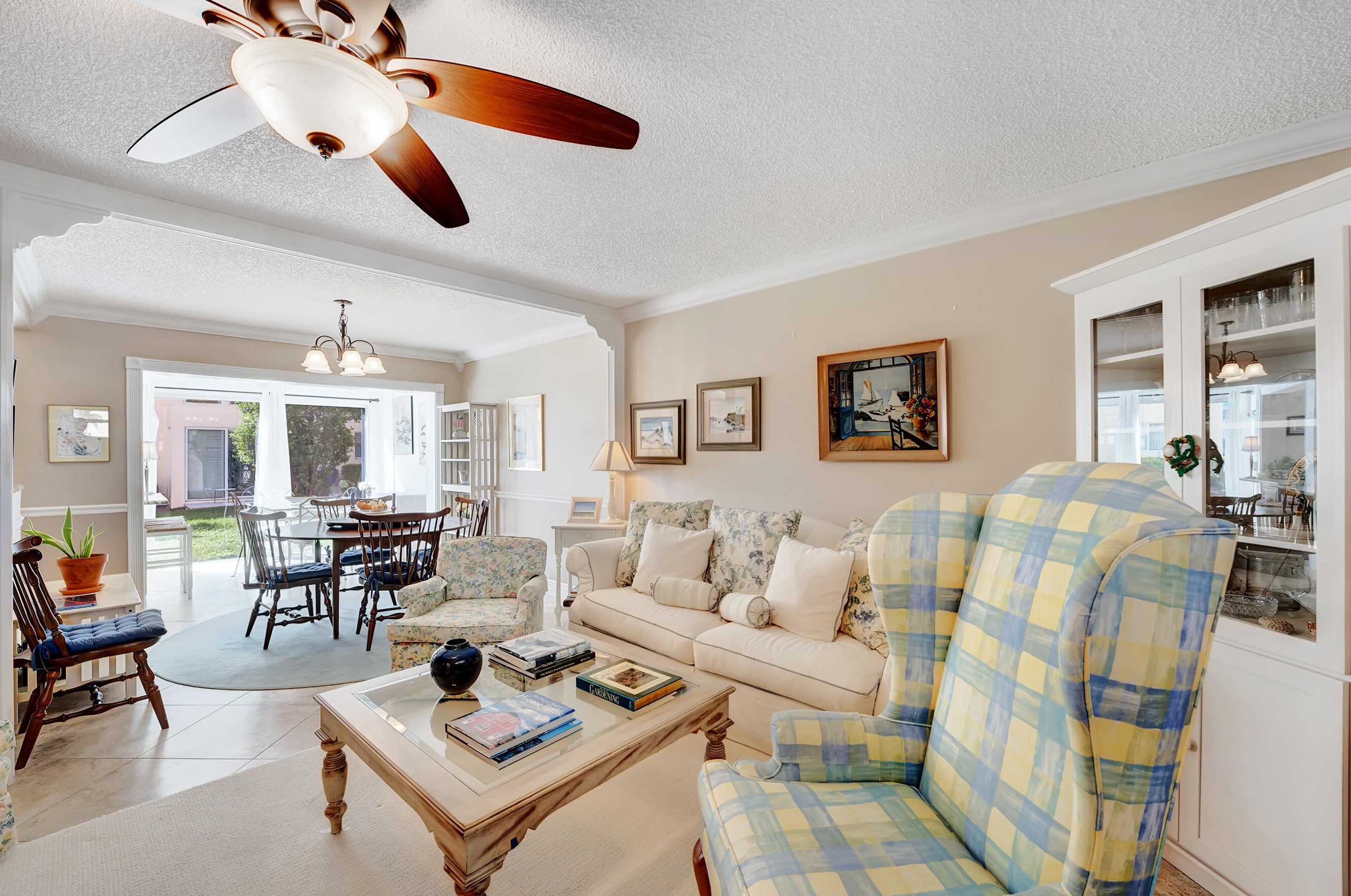 12 Colonial Club Dr #102, Boynton Beach, FL 33435