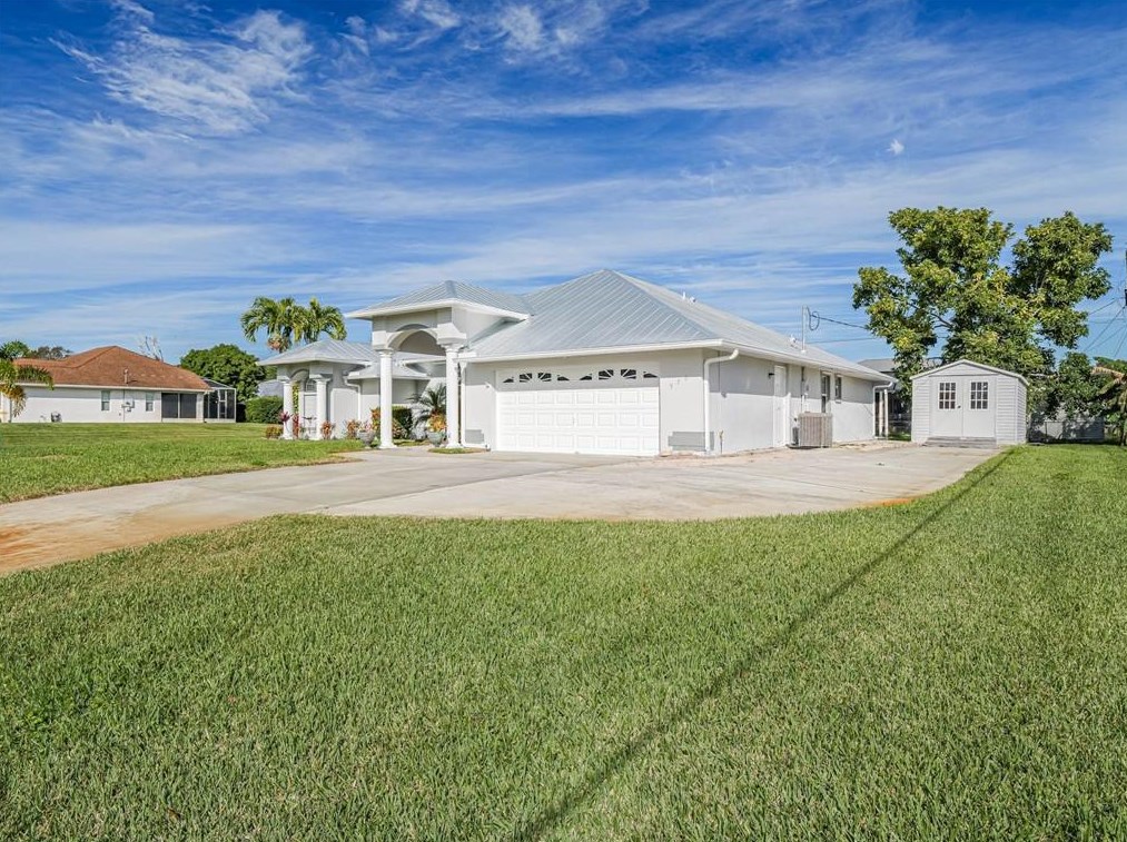 976 18th Pl, Vero Beach, FL 32960-5539