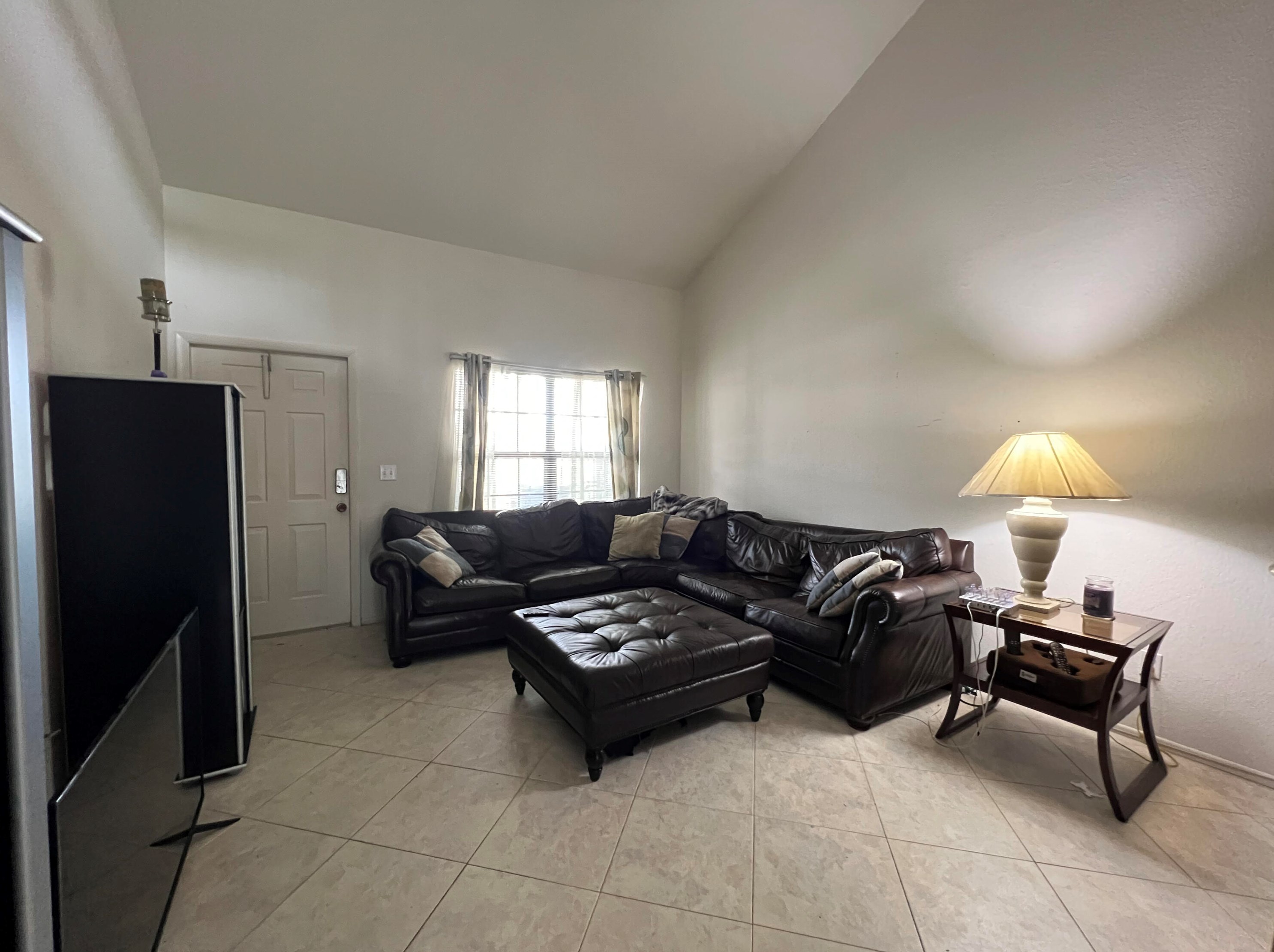 1542 Dewberry Ct, Fort Pierce FL  34952-4288 exterior