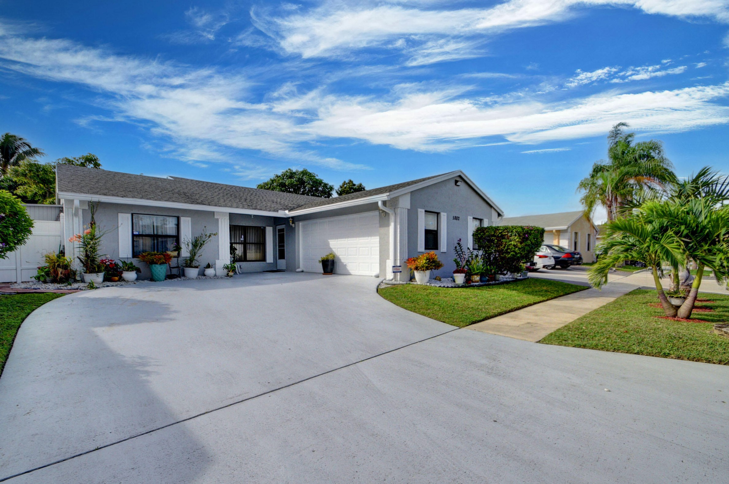 5882 Lincoln Cir W, Lake Worth, FL 33463