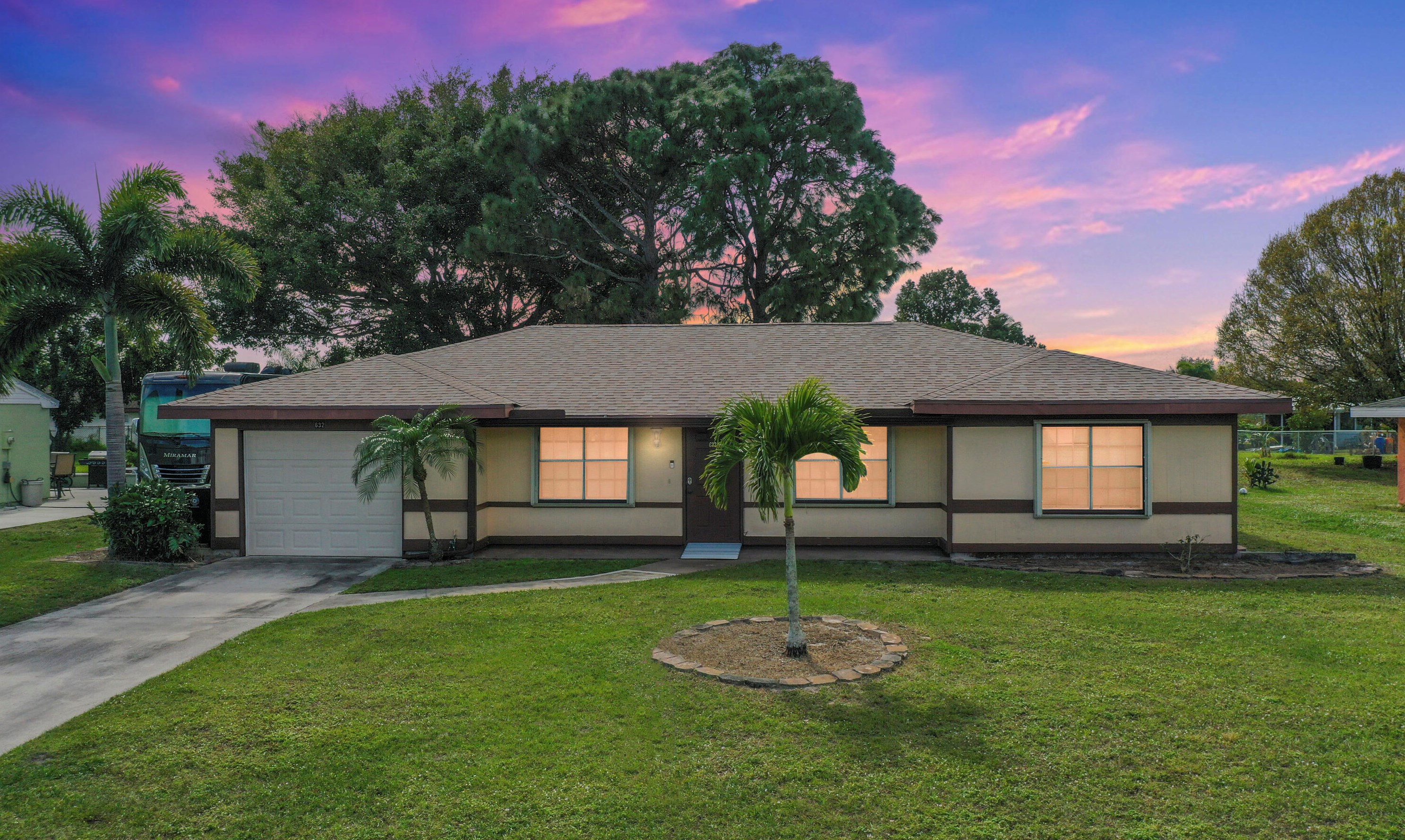 632 Everett Ct, Fort Pierce, FL 34953-6351