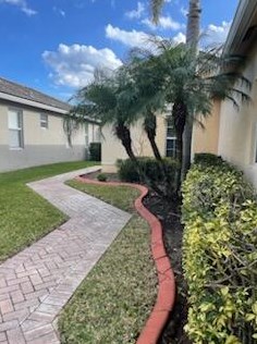 10070 Chadwick Dr, Fort Pierce, FL 34987-2418