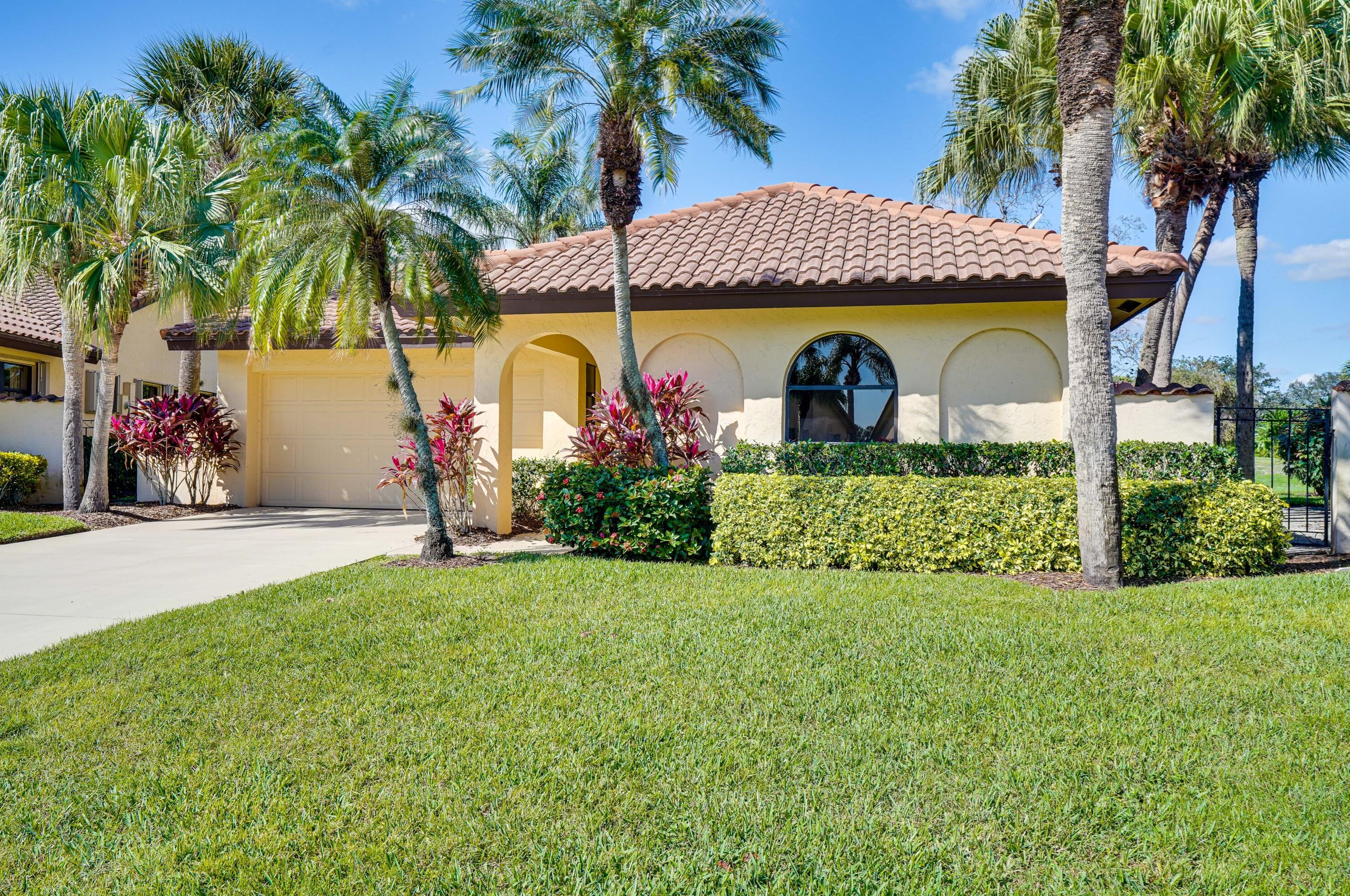 2500 Bobalink Ct, Palm City, FL 34990-2670