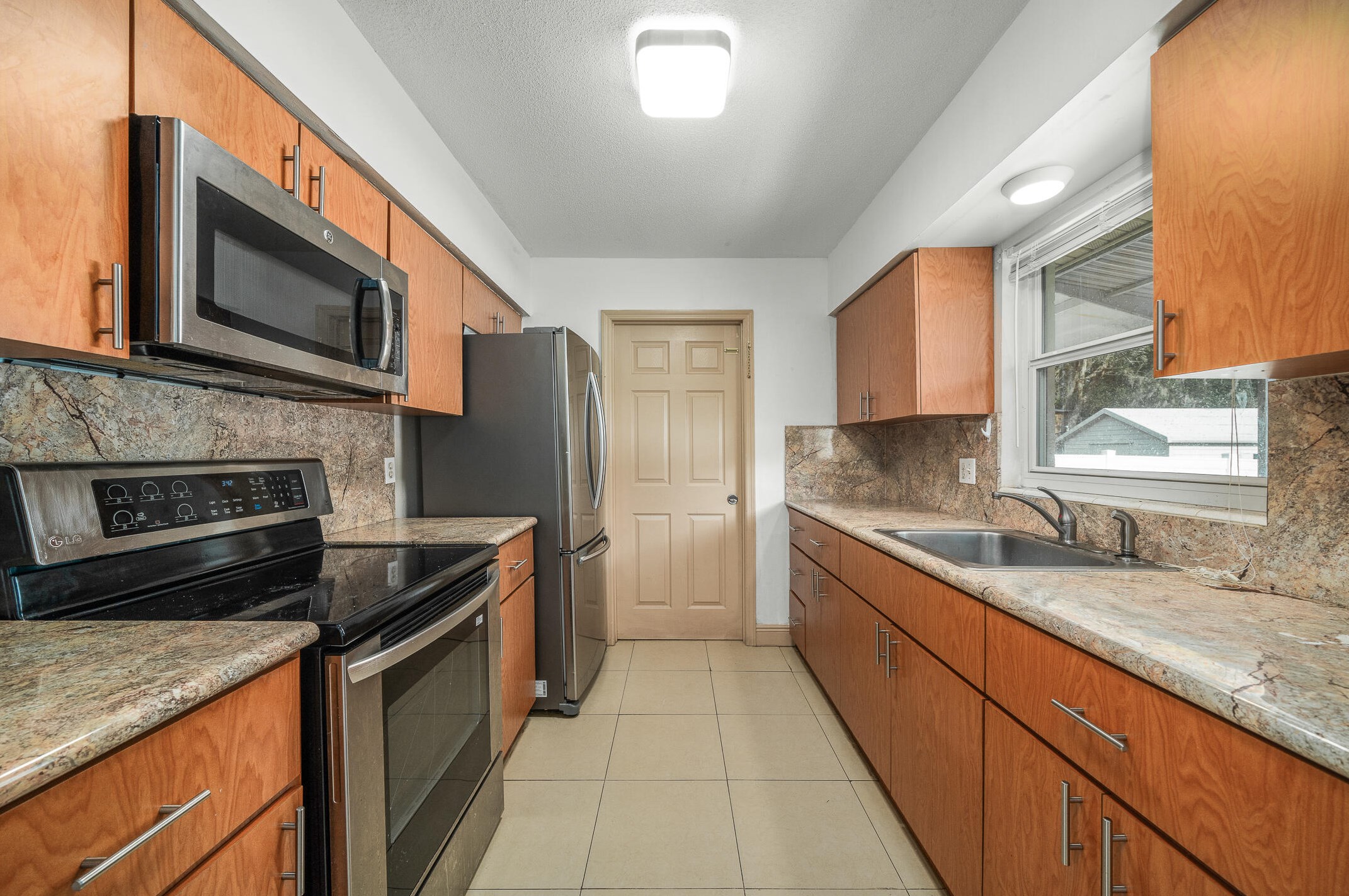 2000 Martin Rd, Avon Park Lakes, FL 33825-8911