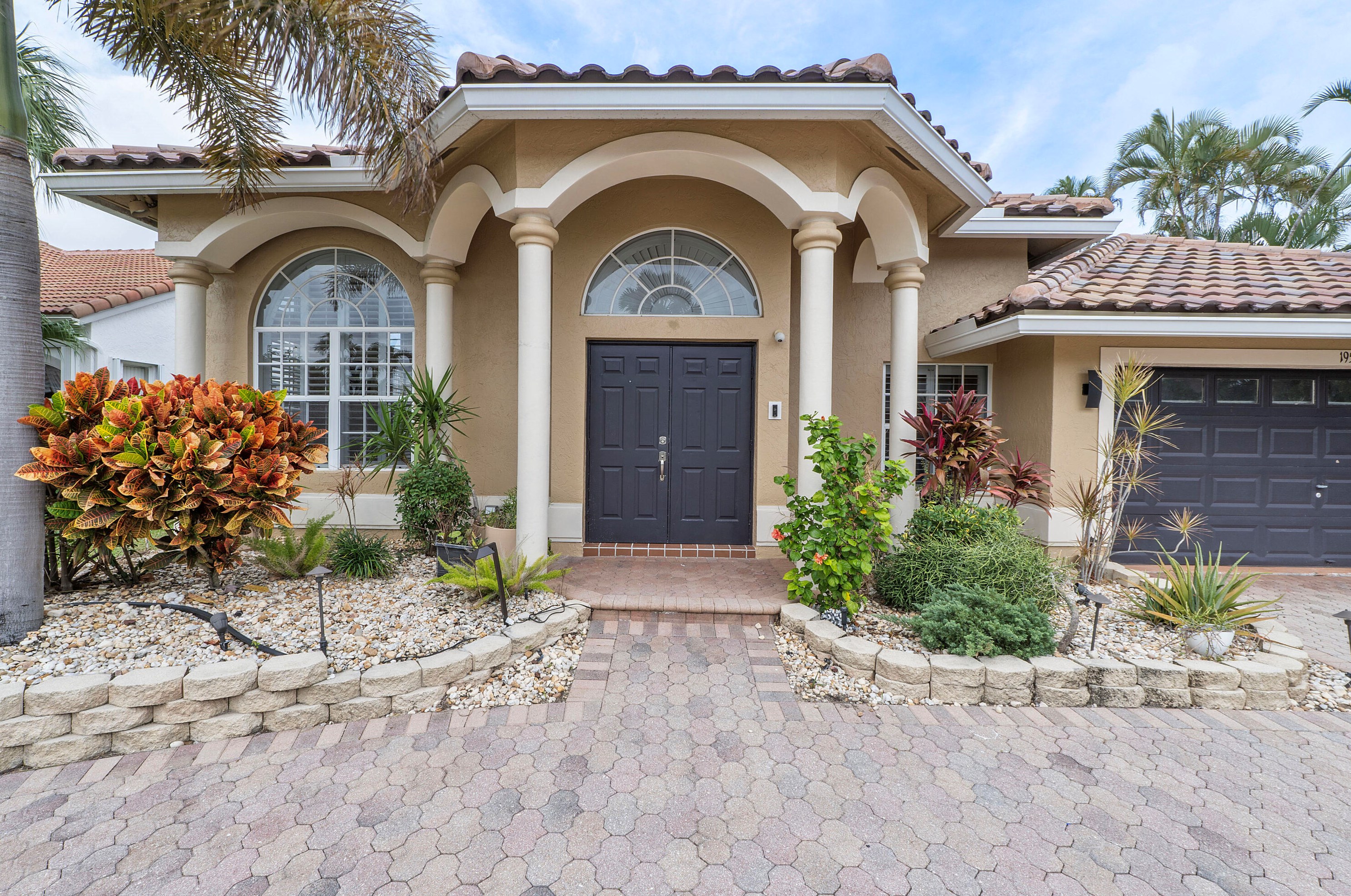 19555 Dinner Key Dr, Boca Raton, FL 33498-4537
