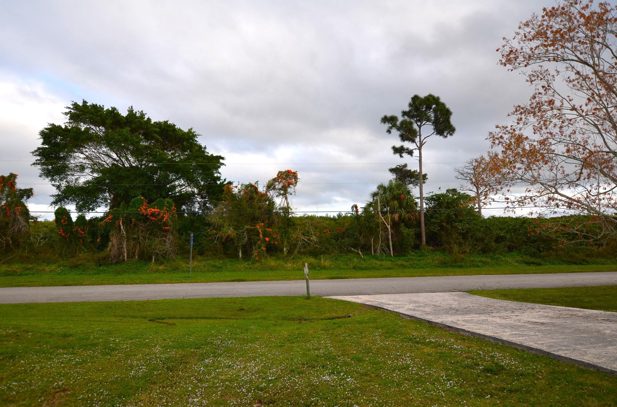2014 Crowberry Dr, Fort Pierce, FL 34983-4675