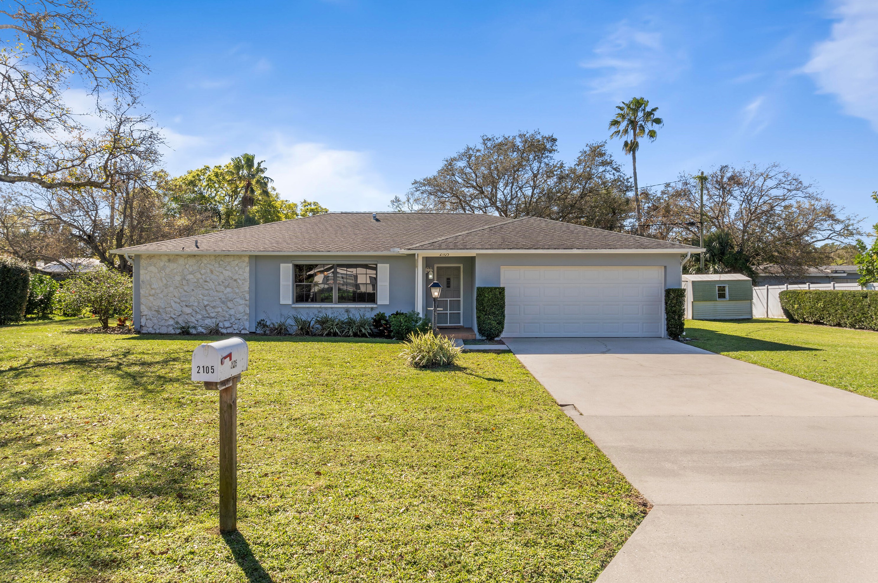 2105 15th Ln, Vero Beach, FL 32960-3249
