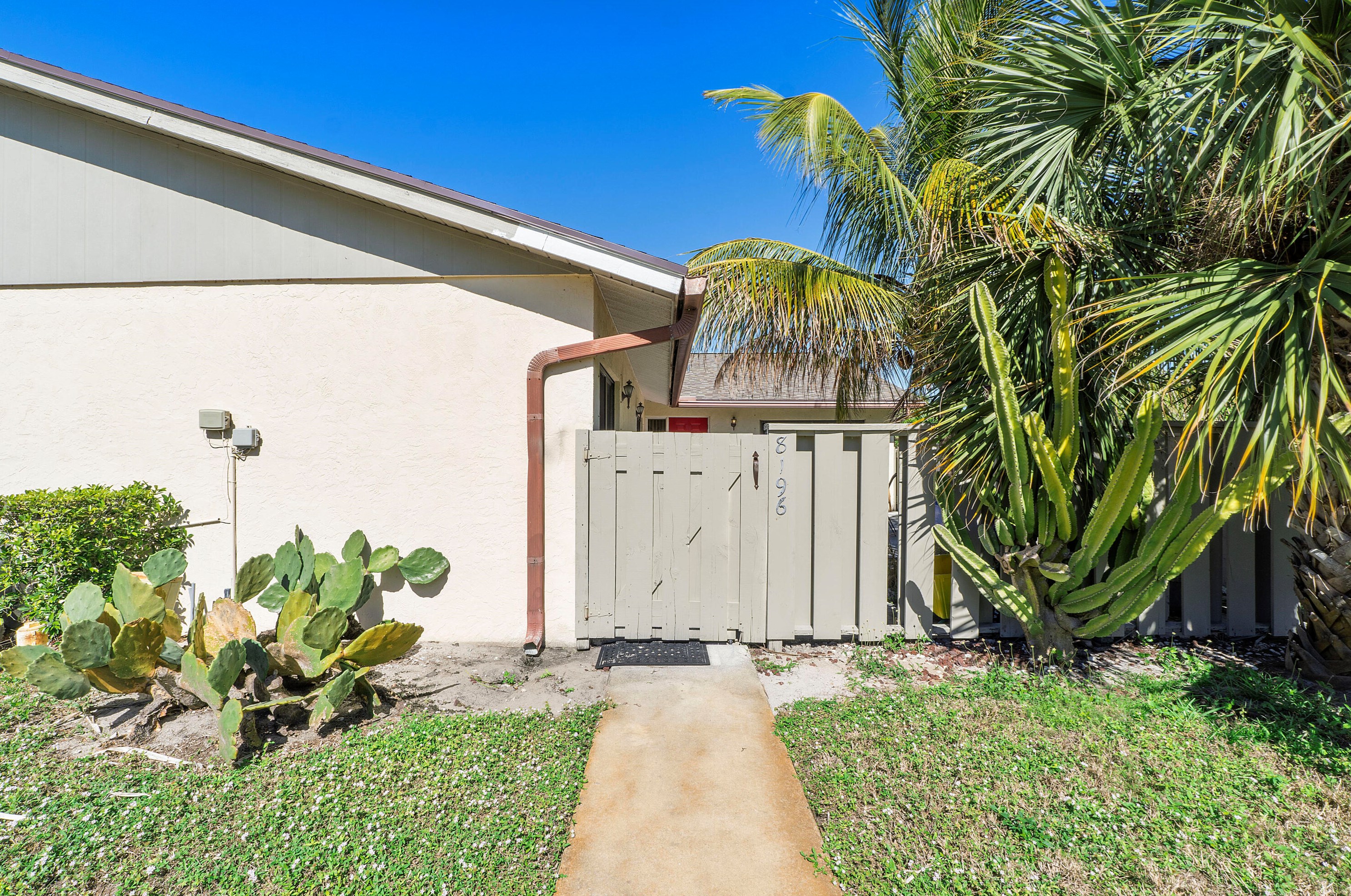 8196 Ambach Way, Lake Worth, FL 33462-6152
