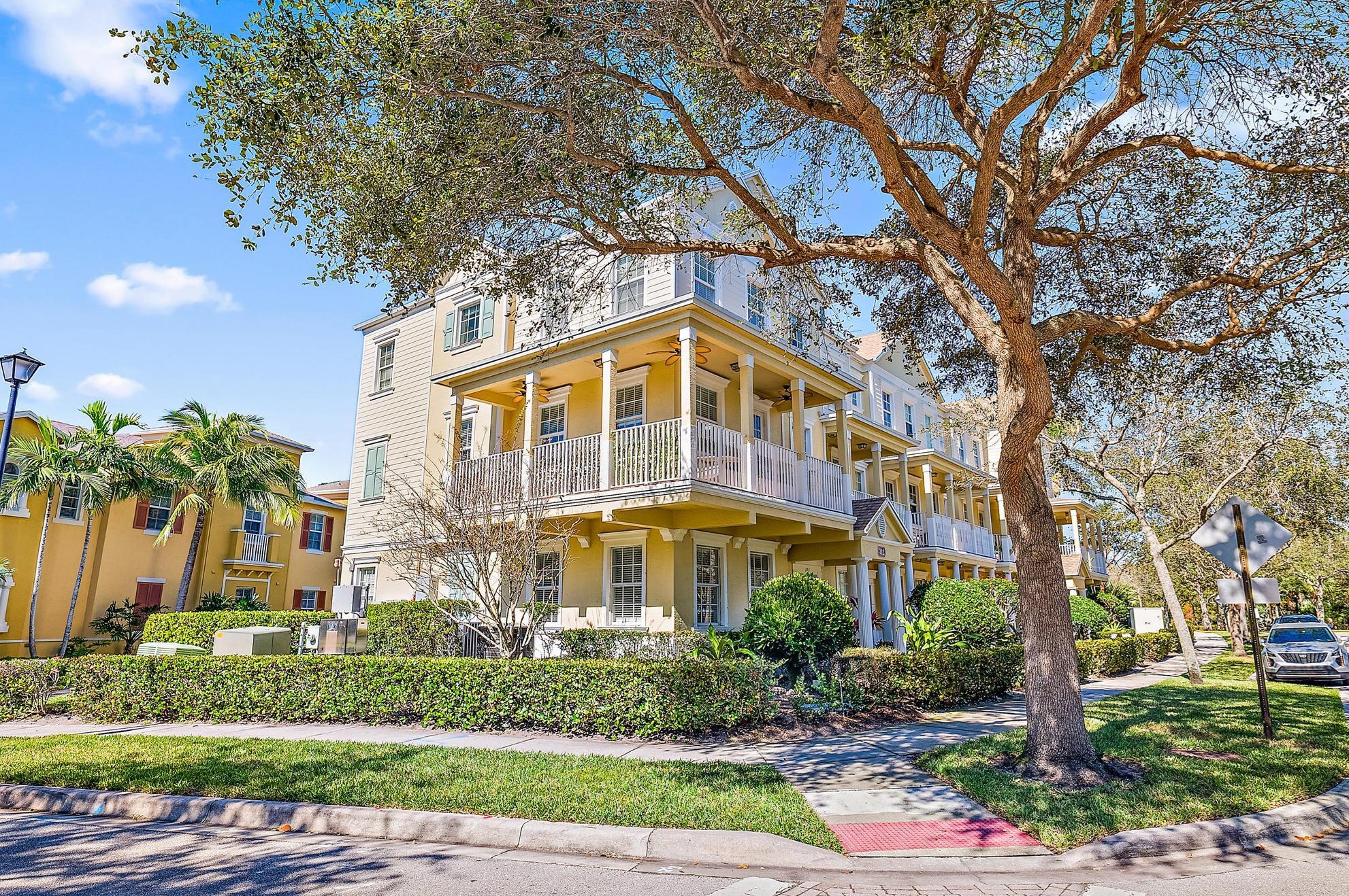 312 Thatch Palm Cir, Jupiter, FL 38103-7894