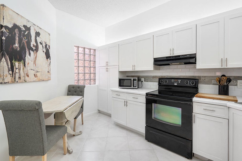 5275 Europa Dr #k, Boynton Beach, FL 33437