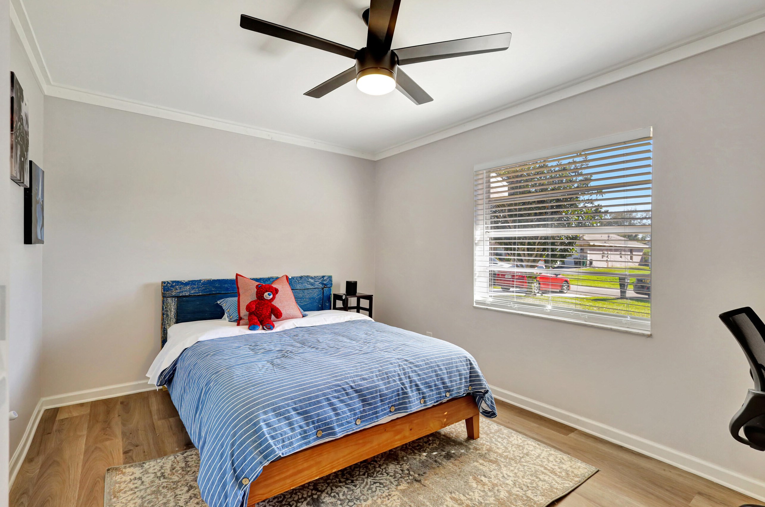 555 Butler Ave, Fort Pierce FL  34983-8738 exterior