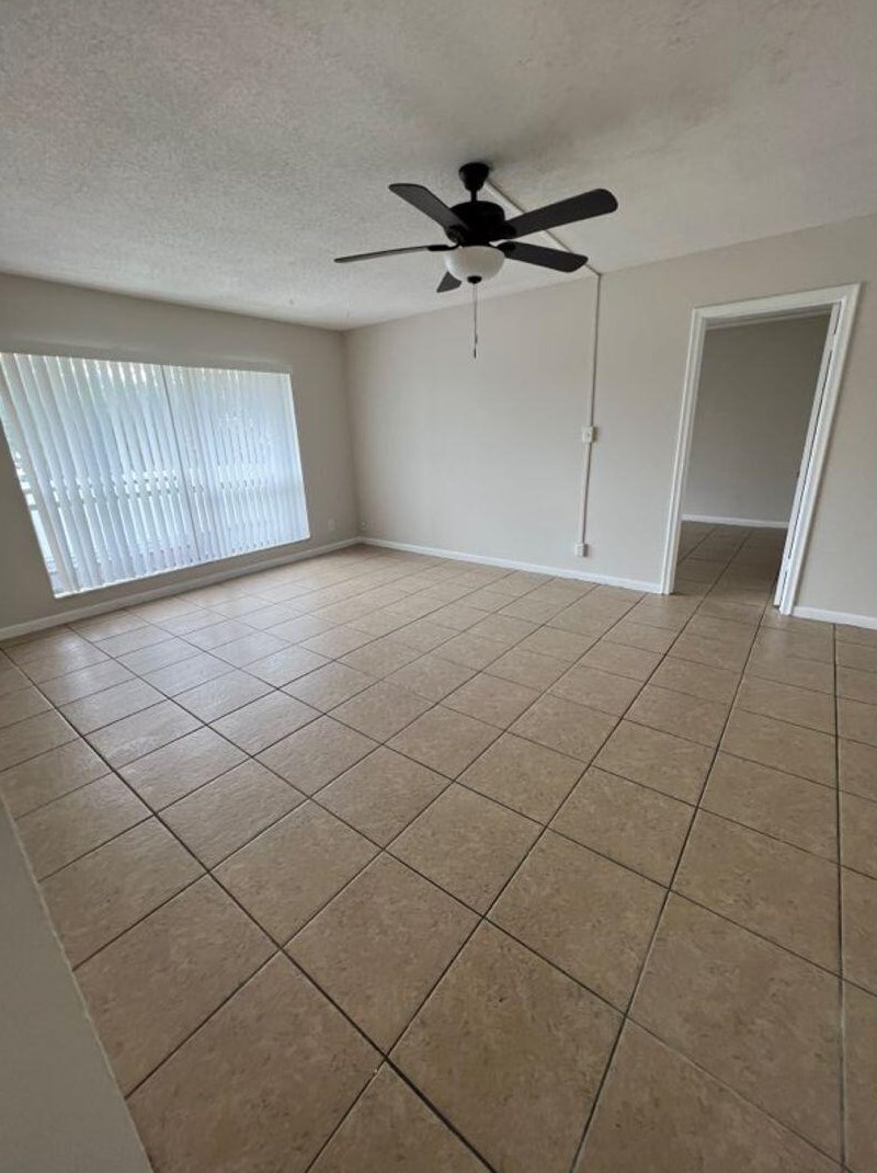 541 Ne 48th St #215, Boca Raton, FL 33431
