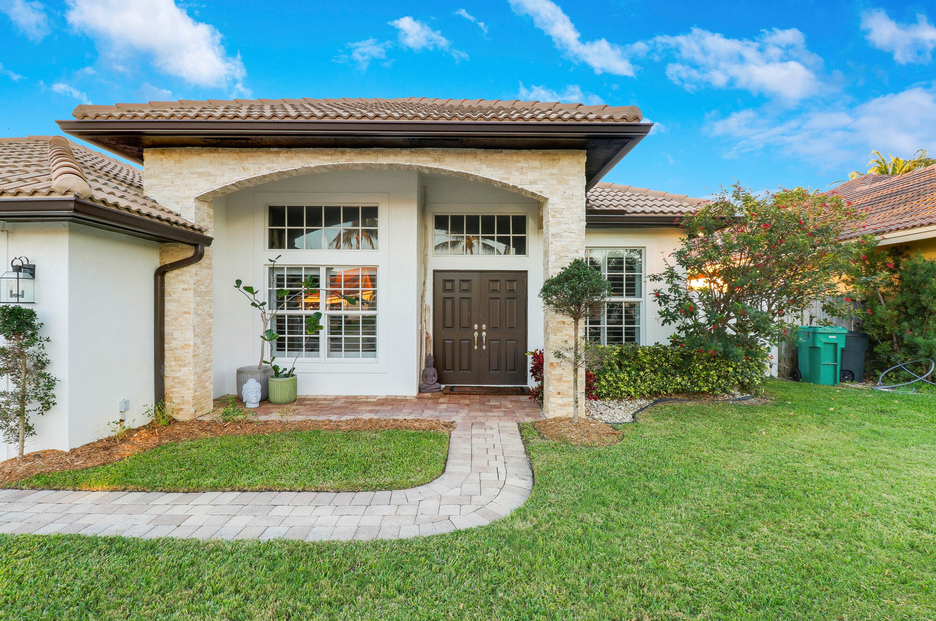 561 Cypress Dr, Jupiter, FL 33469-2695