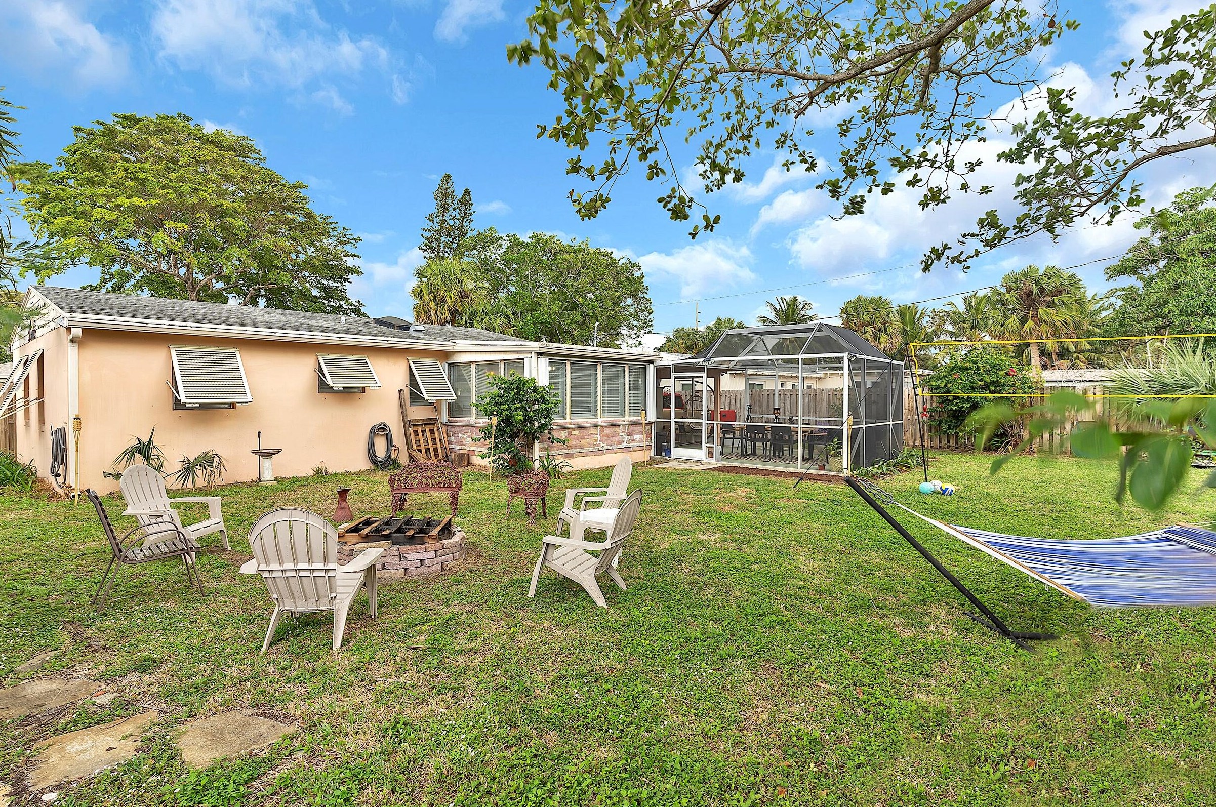 702 Snowden Dr, Lake Worth FL  33461-5734 exterior