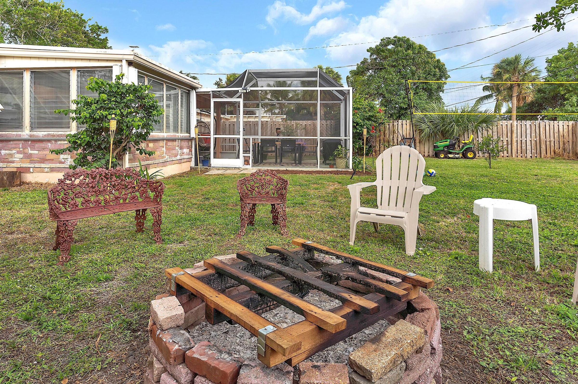 702 Snowden Dr, Lake Worth FL  33461-5734 exterior