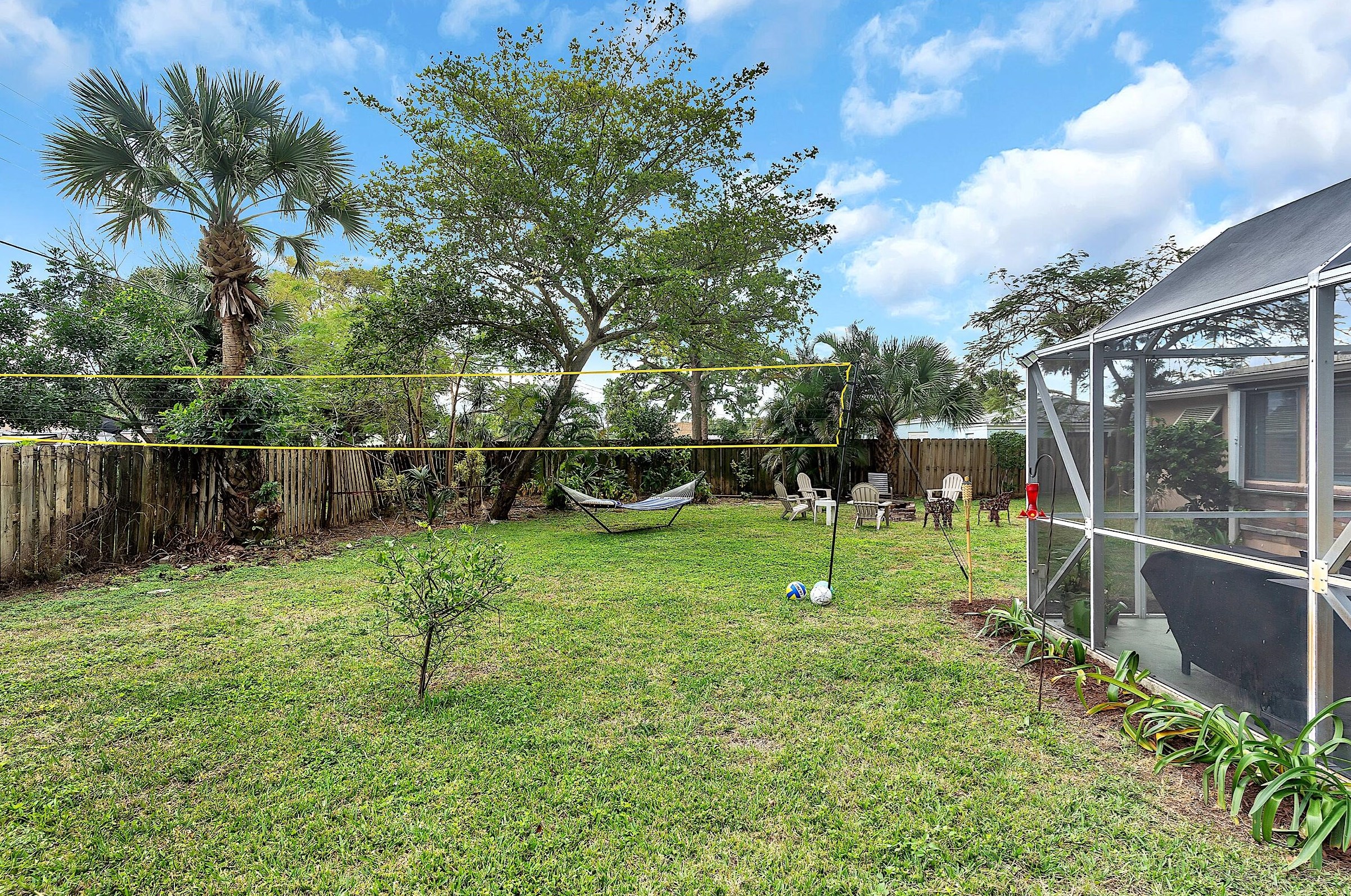 702 Snowden Dr, Lake Worth FL  33461-5734 exterior