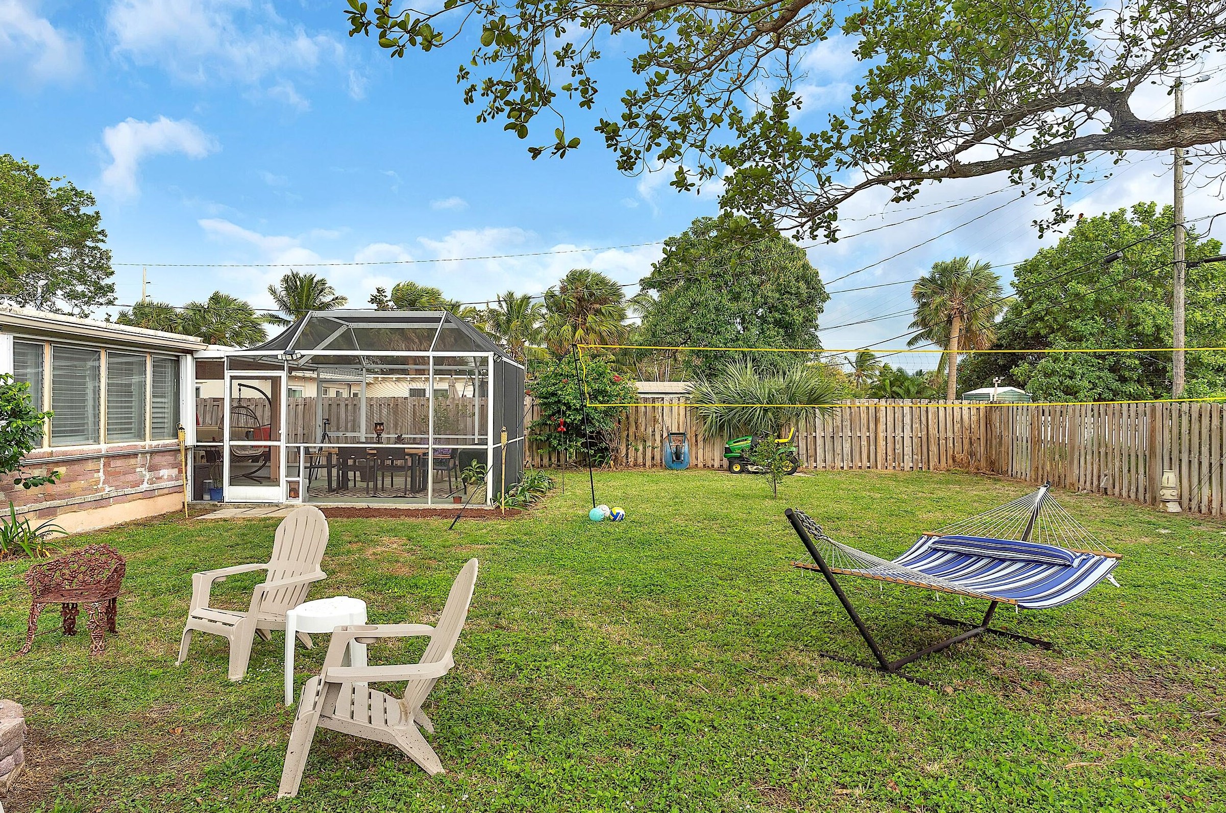 702 Snowden Dr, Lake Worth FL  33461-5734 exterior