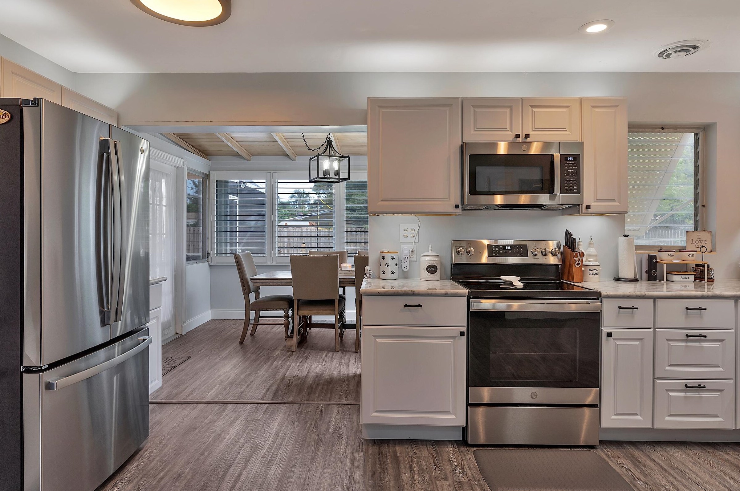 702 Snowden Dr, Lake Worth FL  33461-5734 exterior