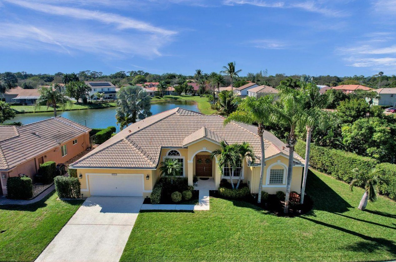 3761 Cypress Lake Dr, Lake Worth, FL 33467
