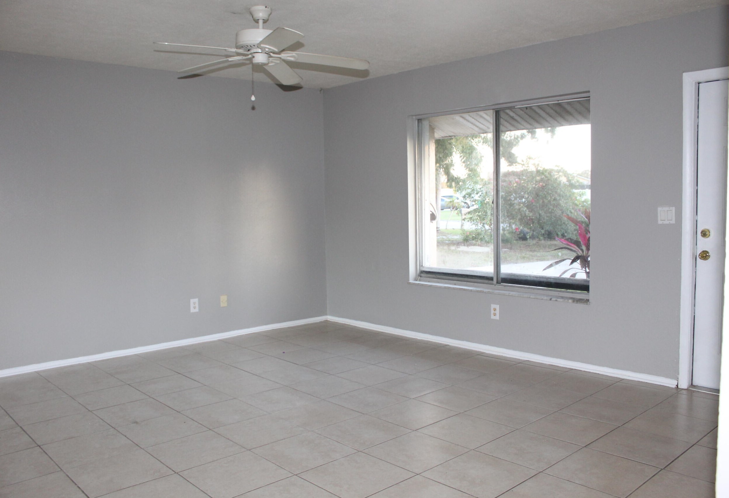 1618 Elkhart Ter, Fort Pierce FL  34952-4205 exterior