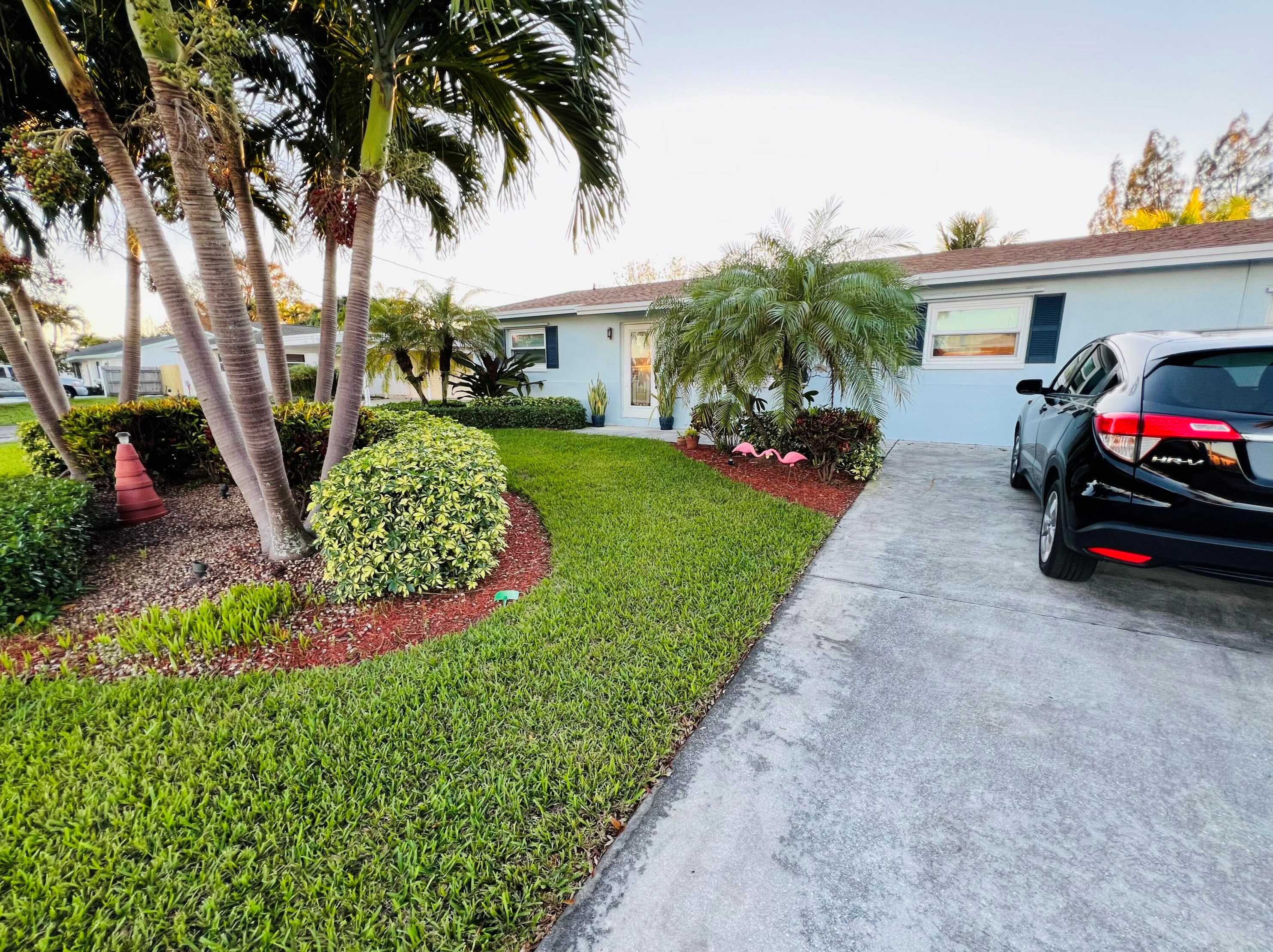 1877 Meadow Ct, West Palm Beach, FL 33406