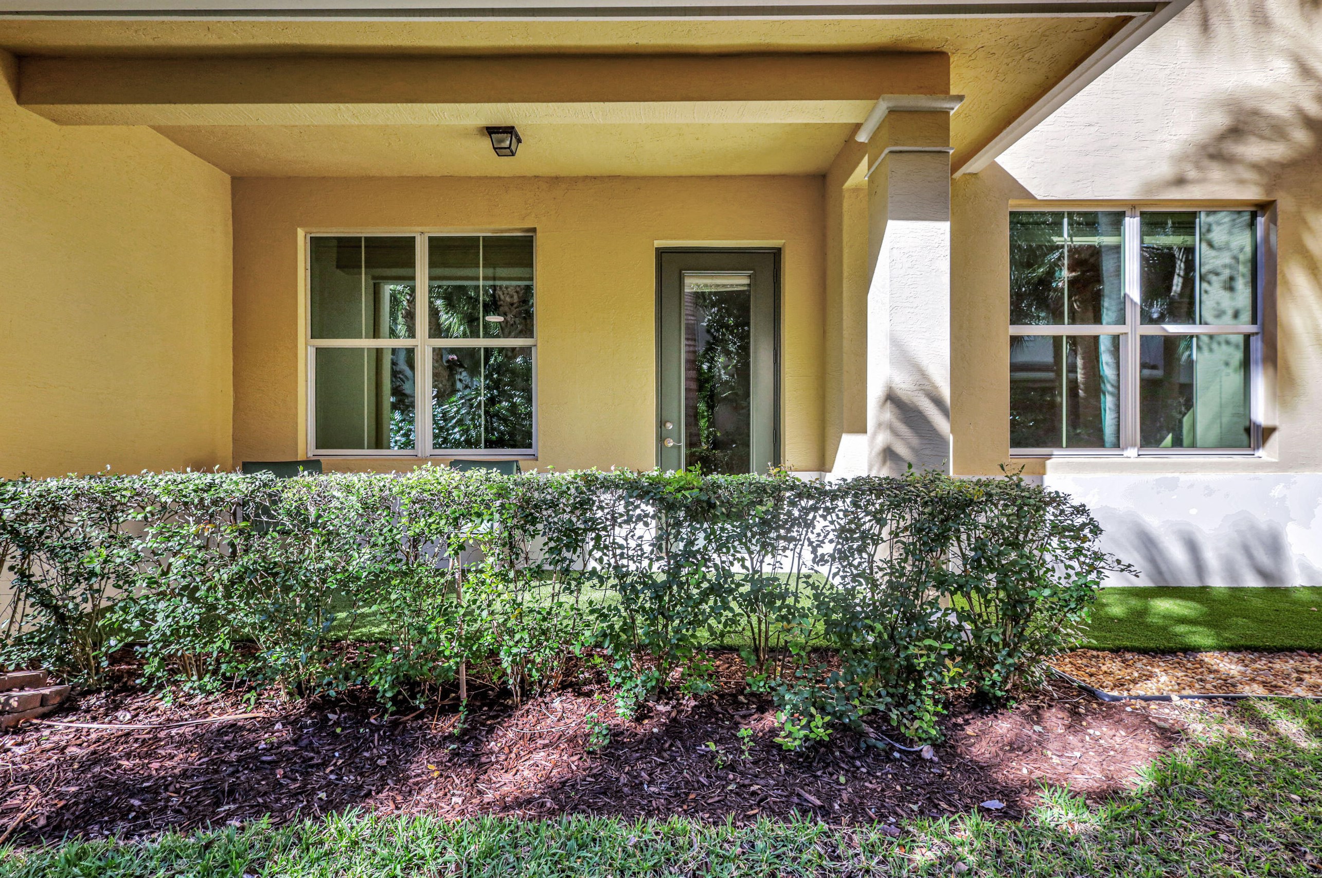 4036 Kingston Ln, West Palm Beach FL  33418-3425 exterior