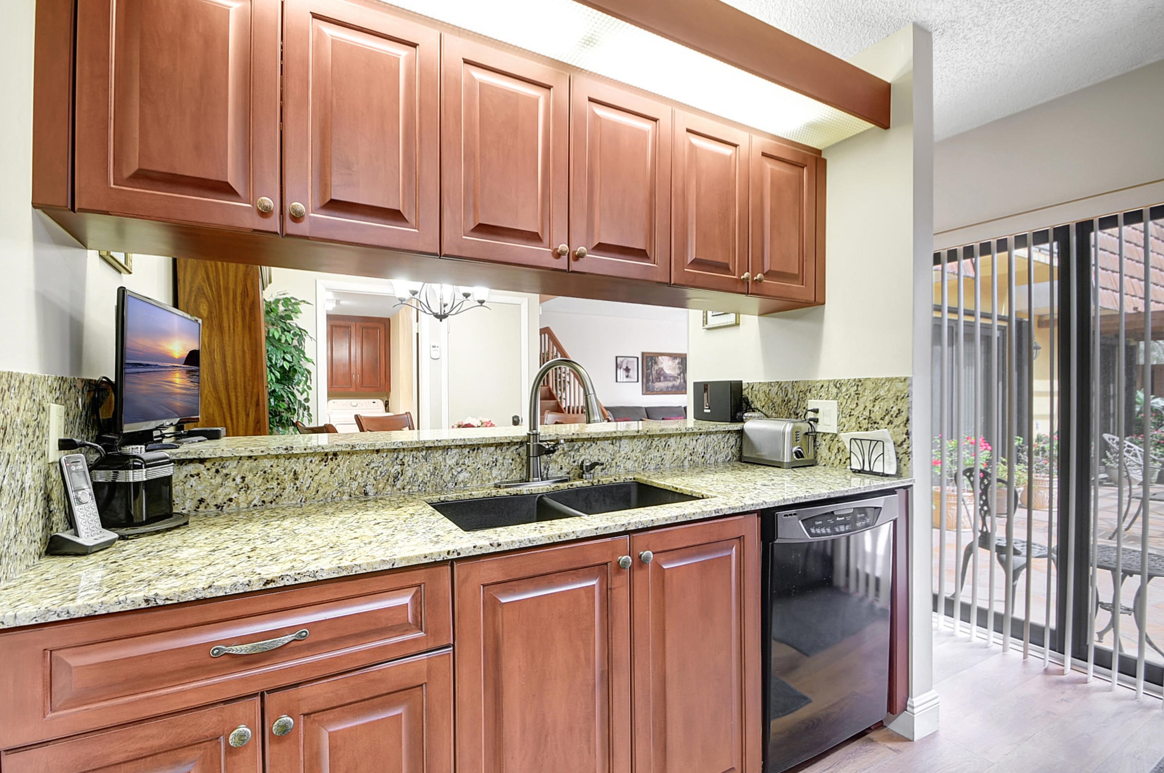 2402 24th Ln, Lake Worth FL  33463-3570 exterior