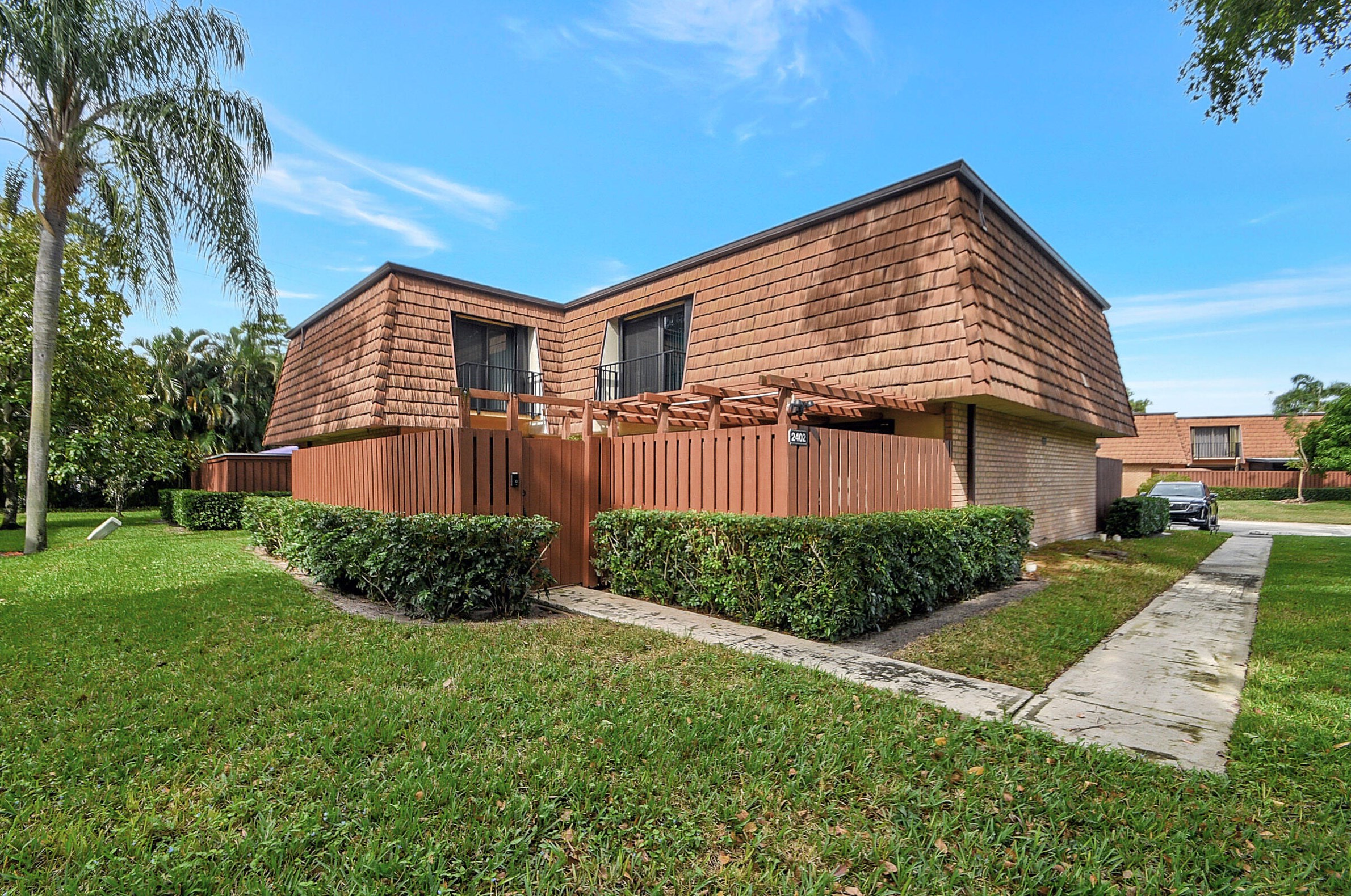 2402 24th Ln, Lake Worth, FL 33463