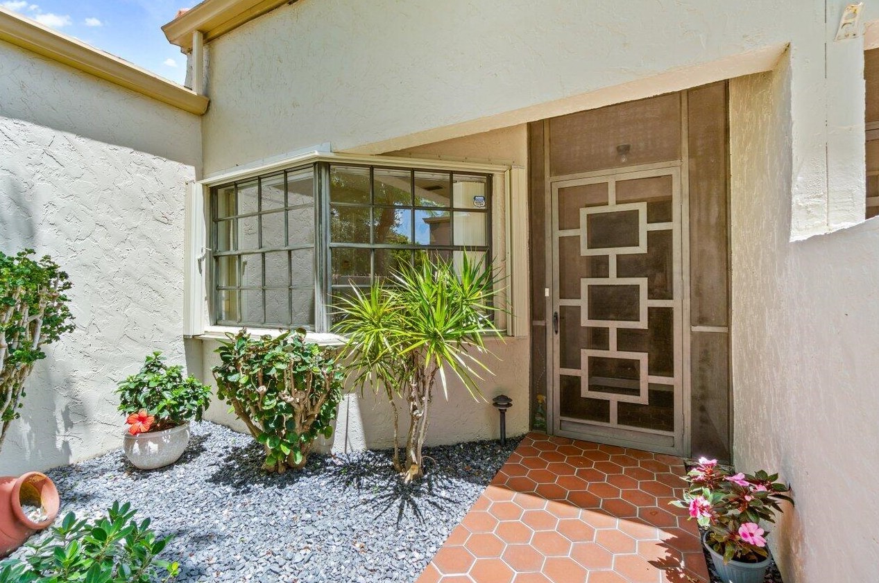 5859 Parkwalk Circle, Boynton Beach, FL 33472