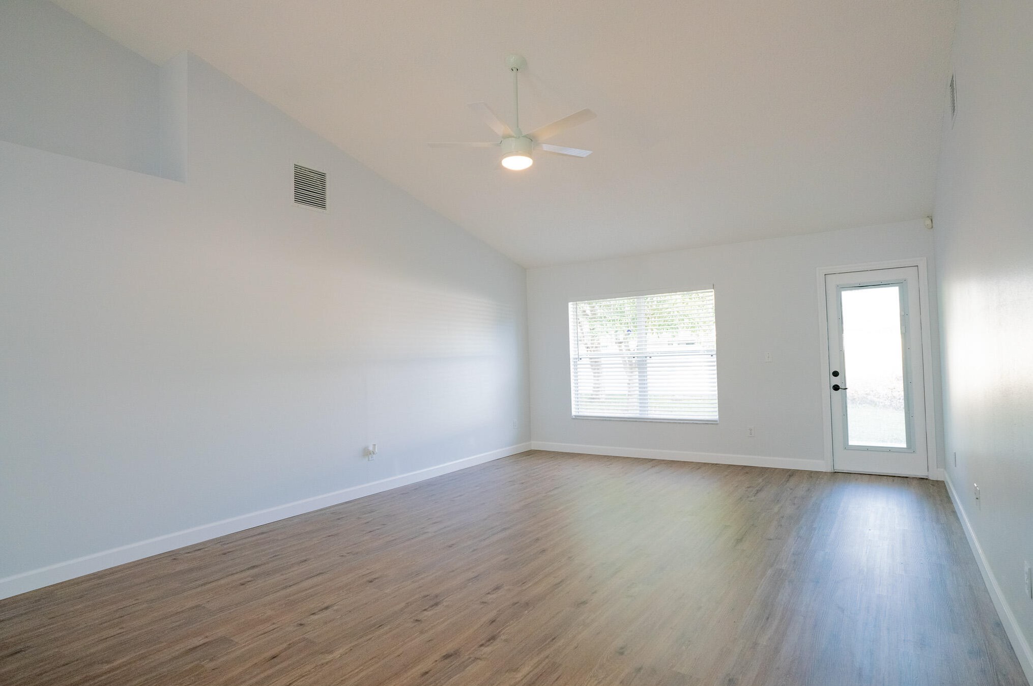 2001 Ember St, Fort Pierce FL  34953-1790 exterior