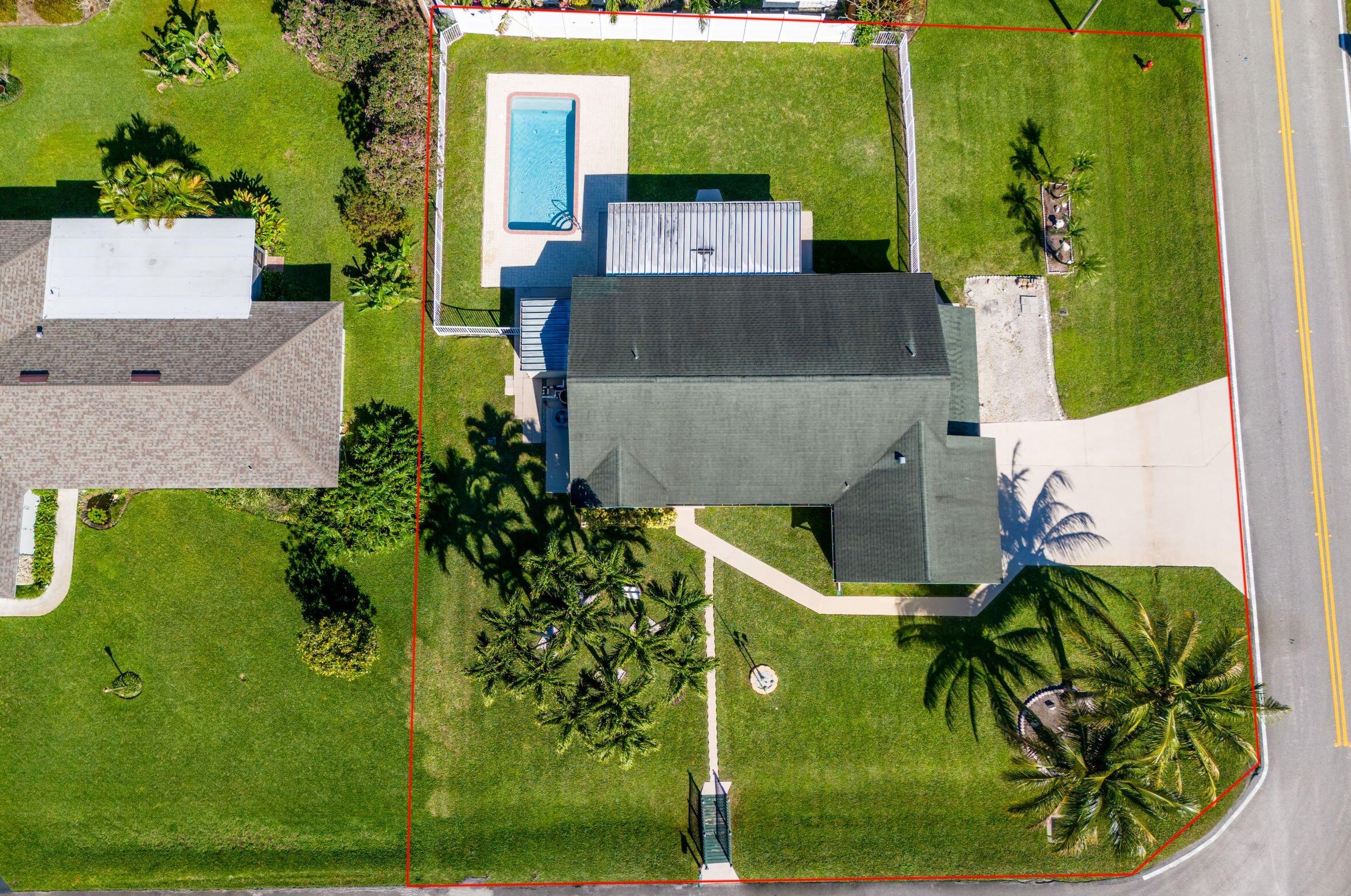 2 Cypress Rd, Lake Worth FL  33467-4814 exterior