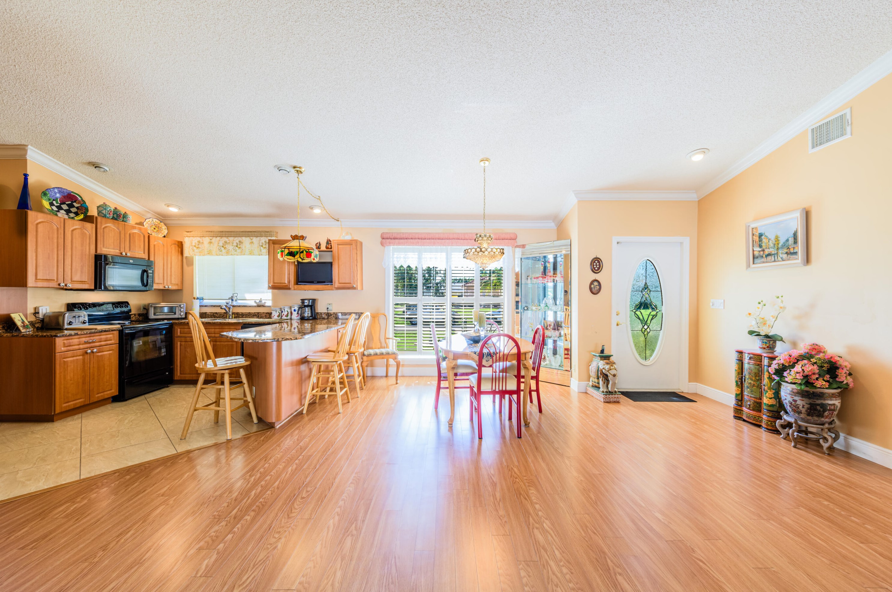 2 Cypress Rd, Lake Worth FL  33467-4814 exterior