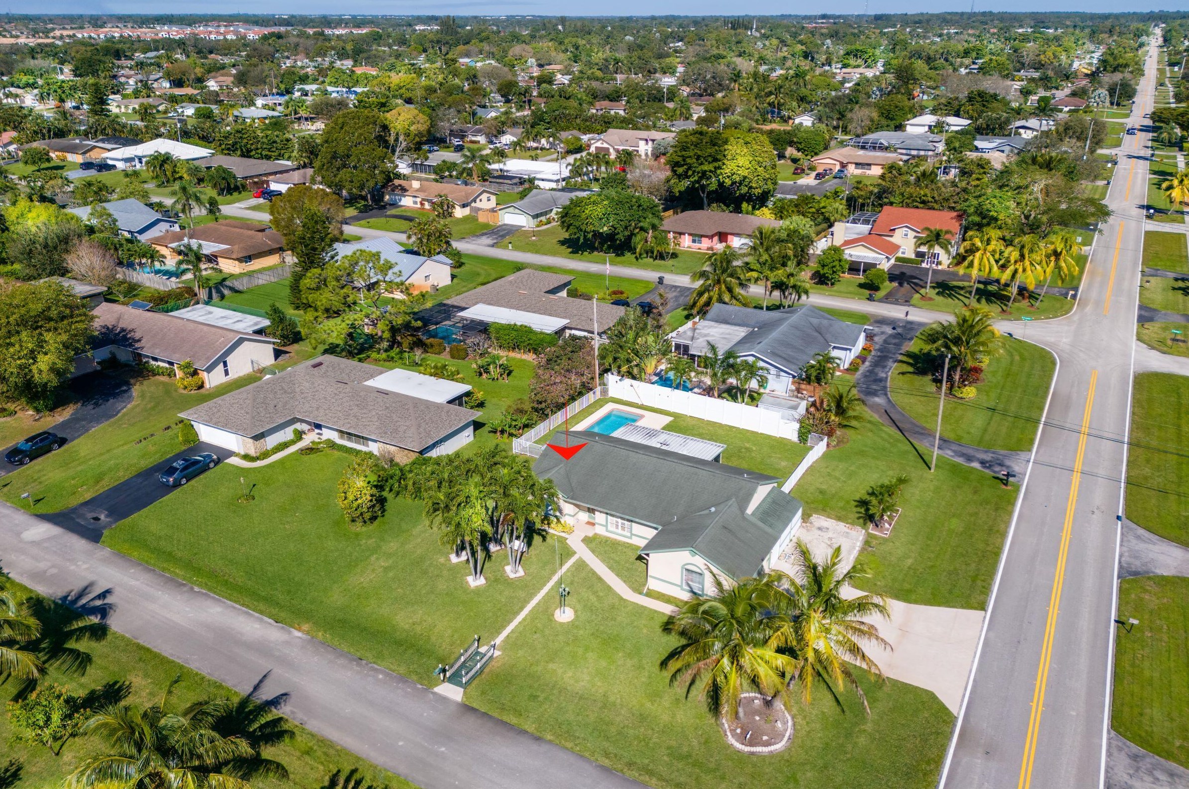 2 Cypress Rd, Lake Worth FL  33467-4814 exterior