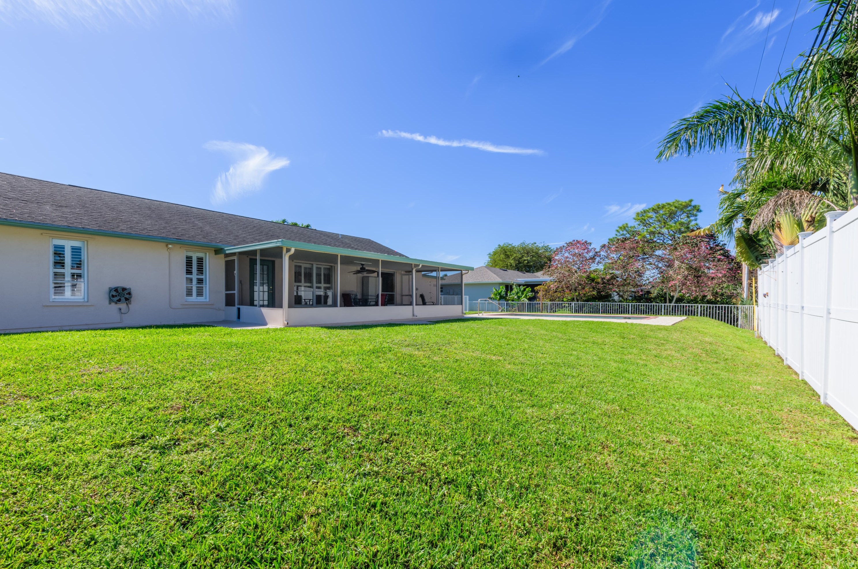 2 Cypress Rd, Lake Worth FL  33467-4814 exterior