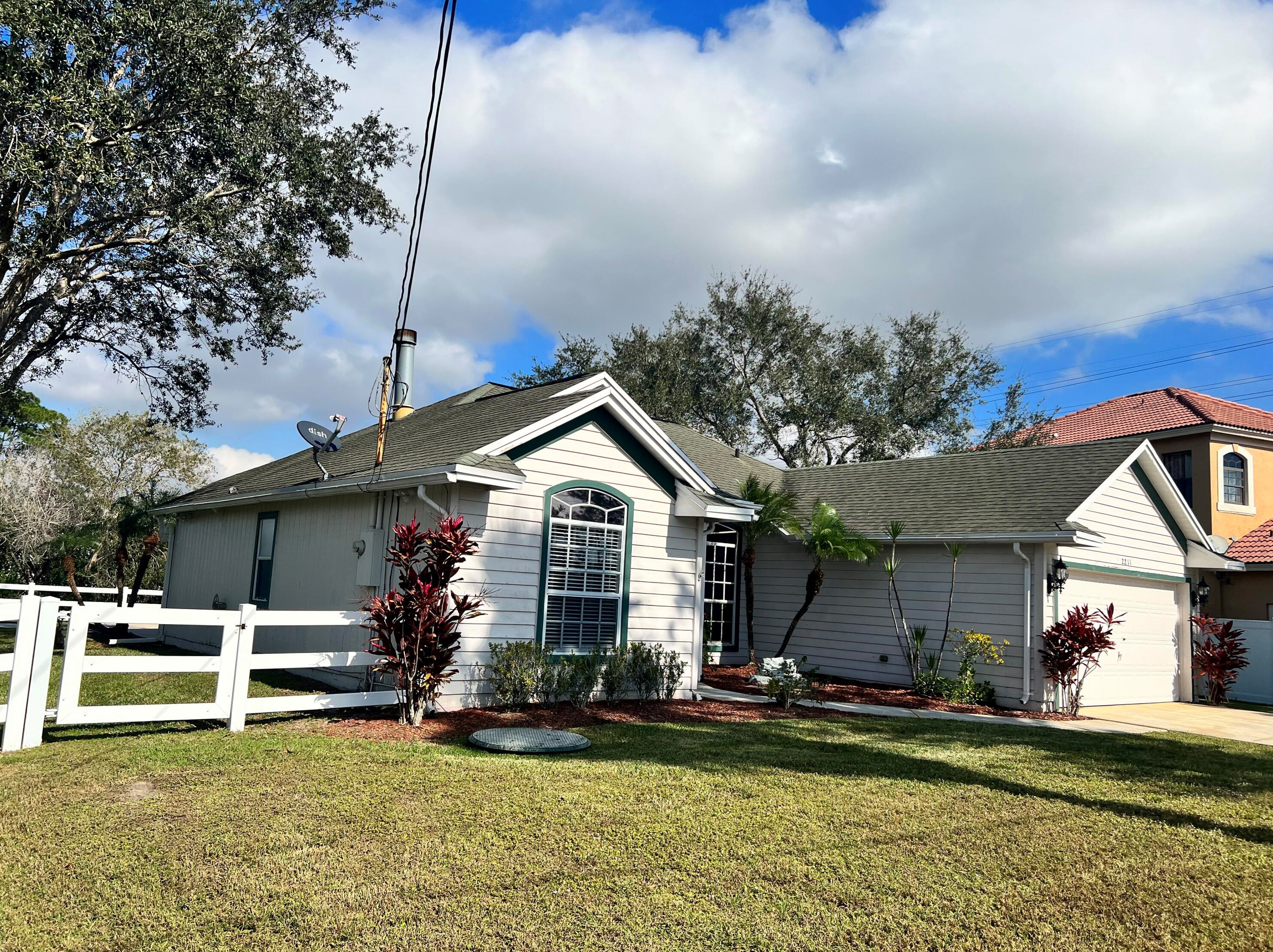 2211 Sw Almansa Ave, Fort Pierce, FL 34953