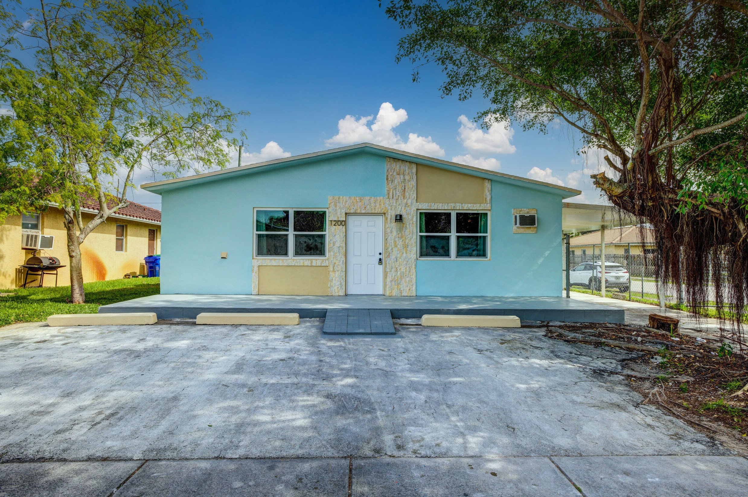 1200 29th Ter, Fort Lauderdale, FL 33312-2821