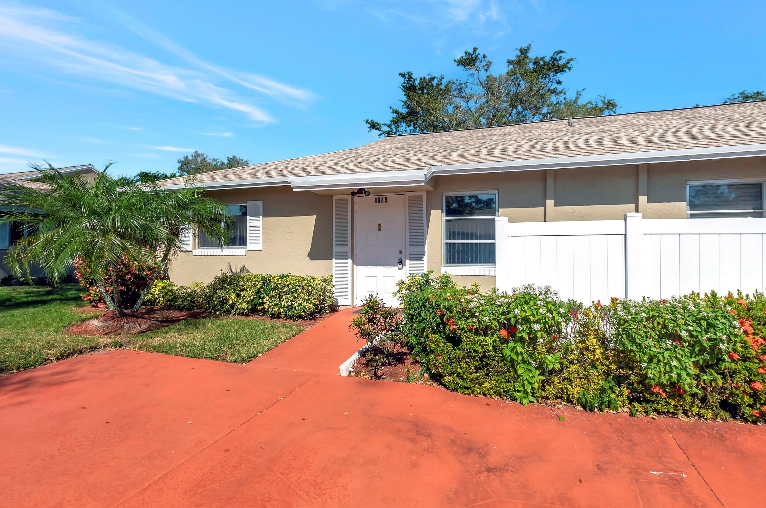 8589 Dreamside Ln, Boca Raton, FL 33496-5004