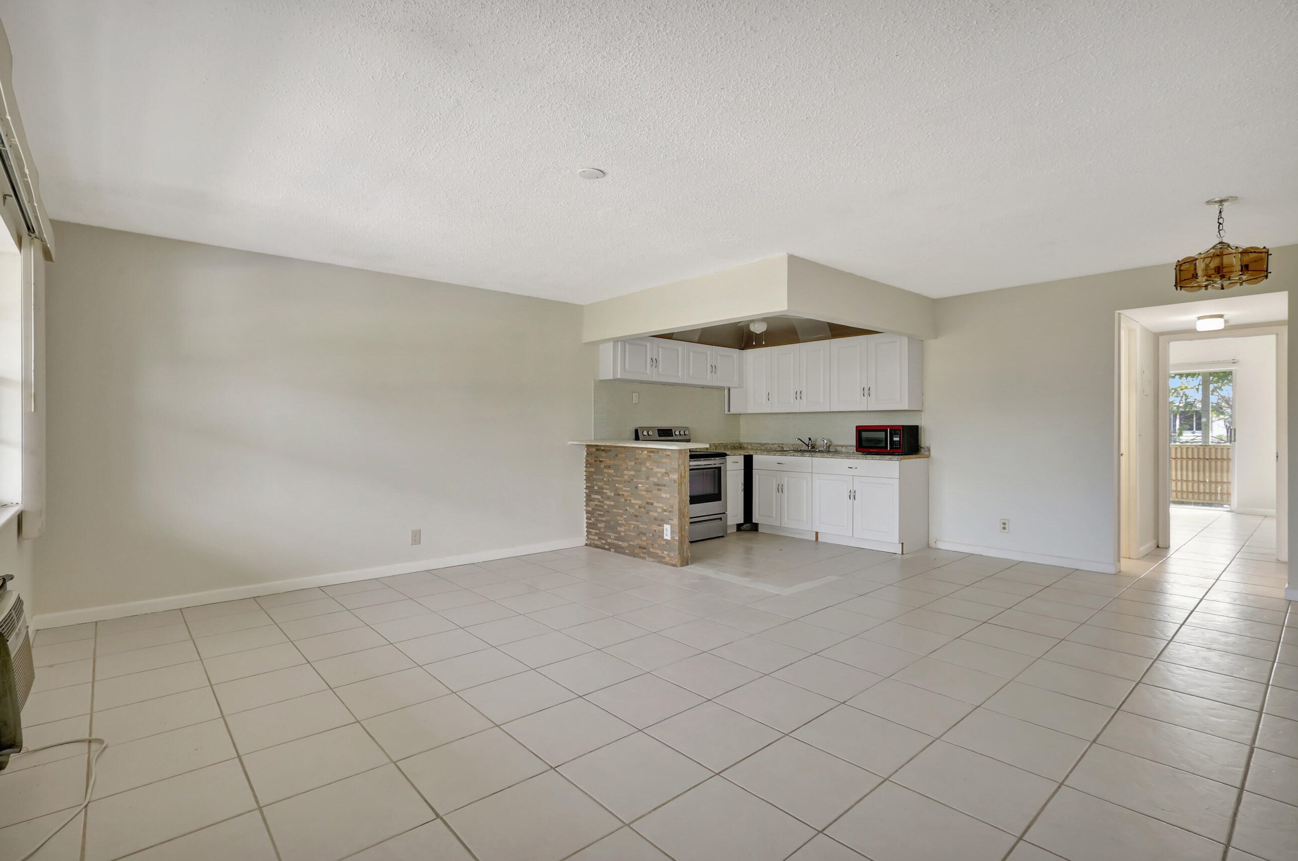 202 Kent L, West Palm Beach, FL 33417