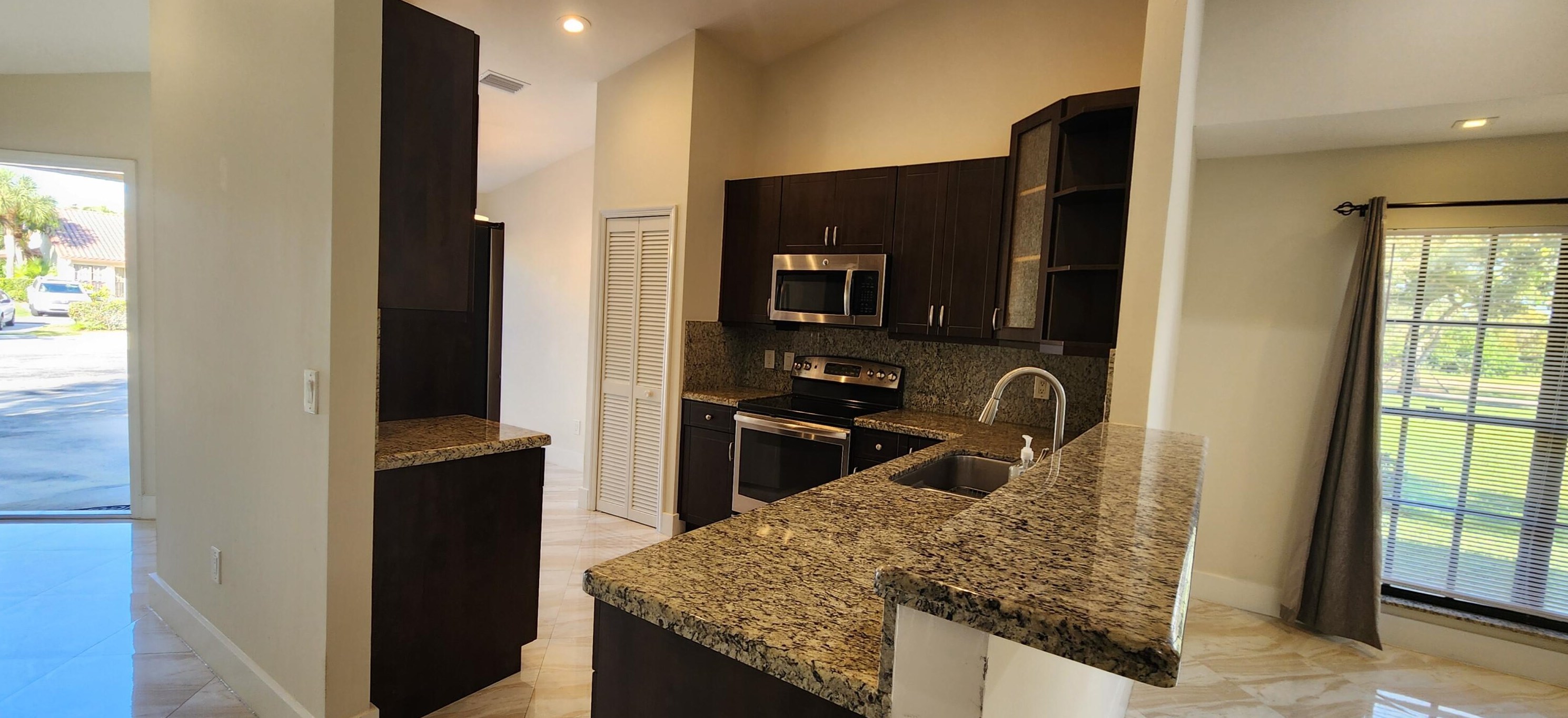 10294 Hidden Springs Ct, Boca Raton FL  33498-6371 exterior