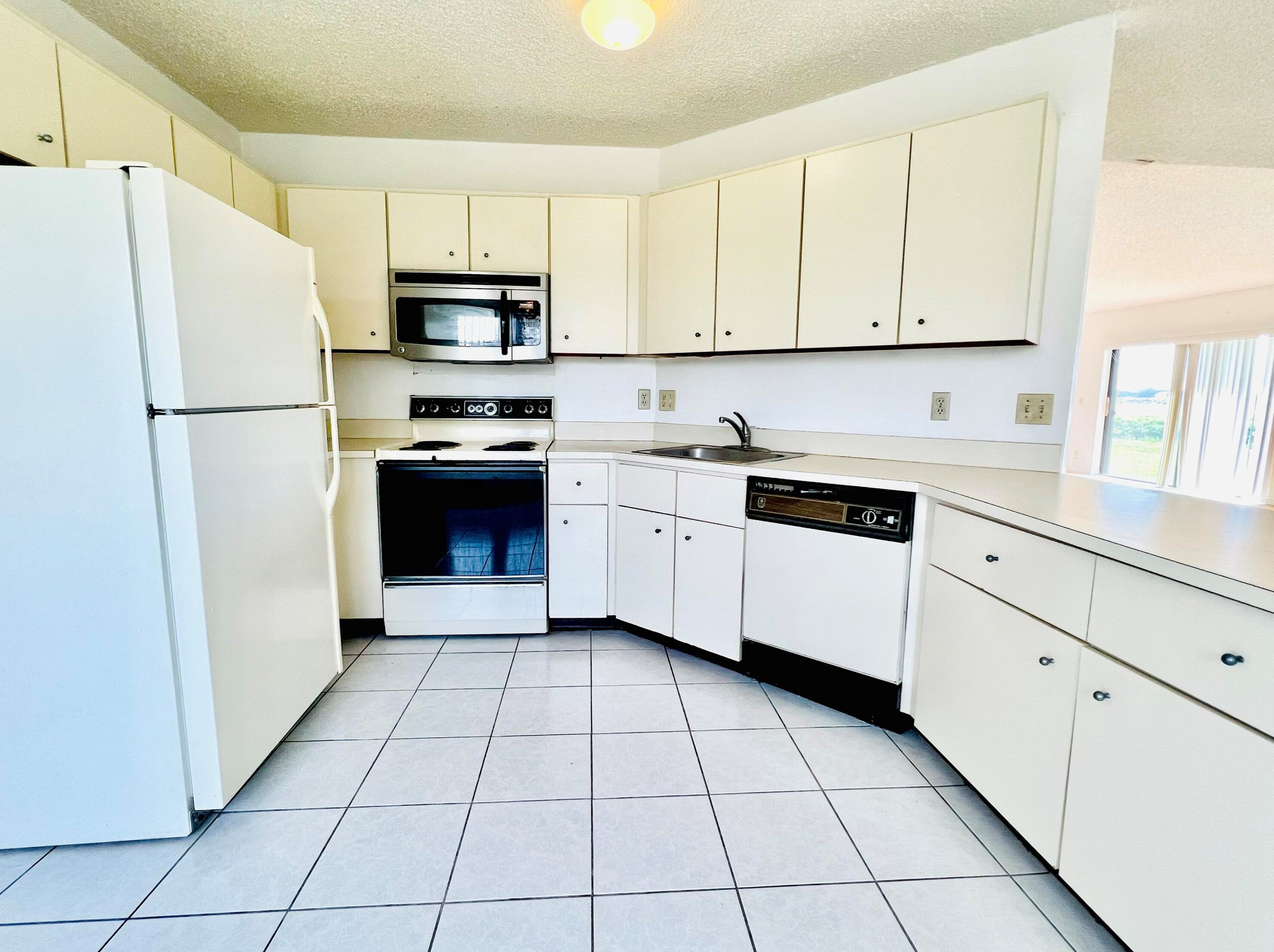9690 Triton Ct, Boca Raton, FL 33434-5622