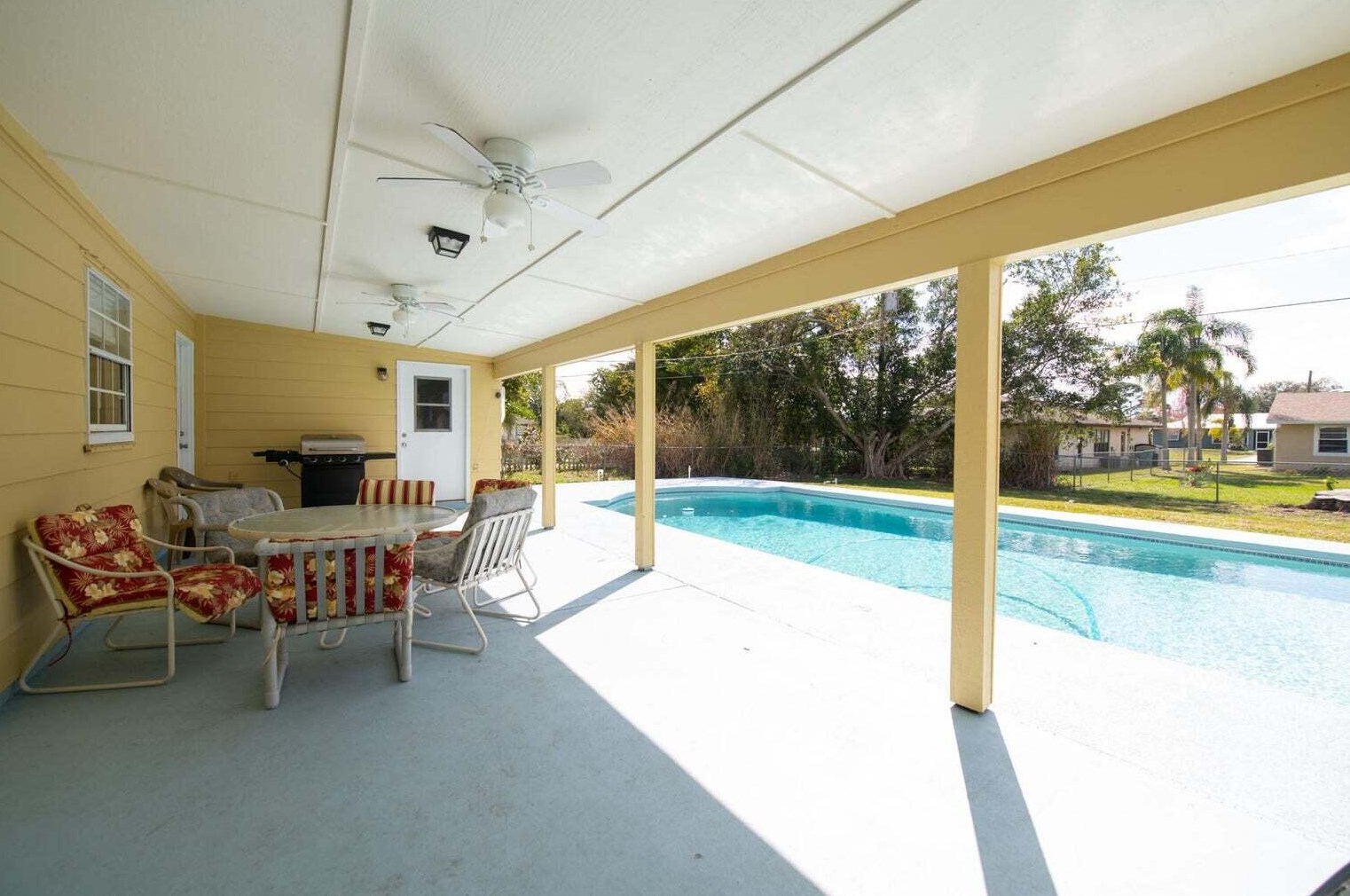 2492 Pinero Rd, Fort Pierce, FL 34952-5327