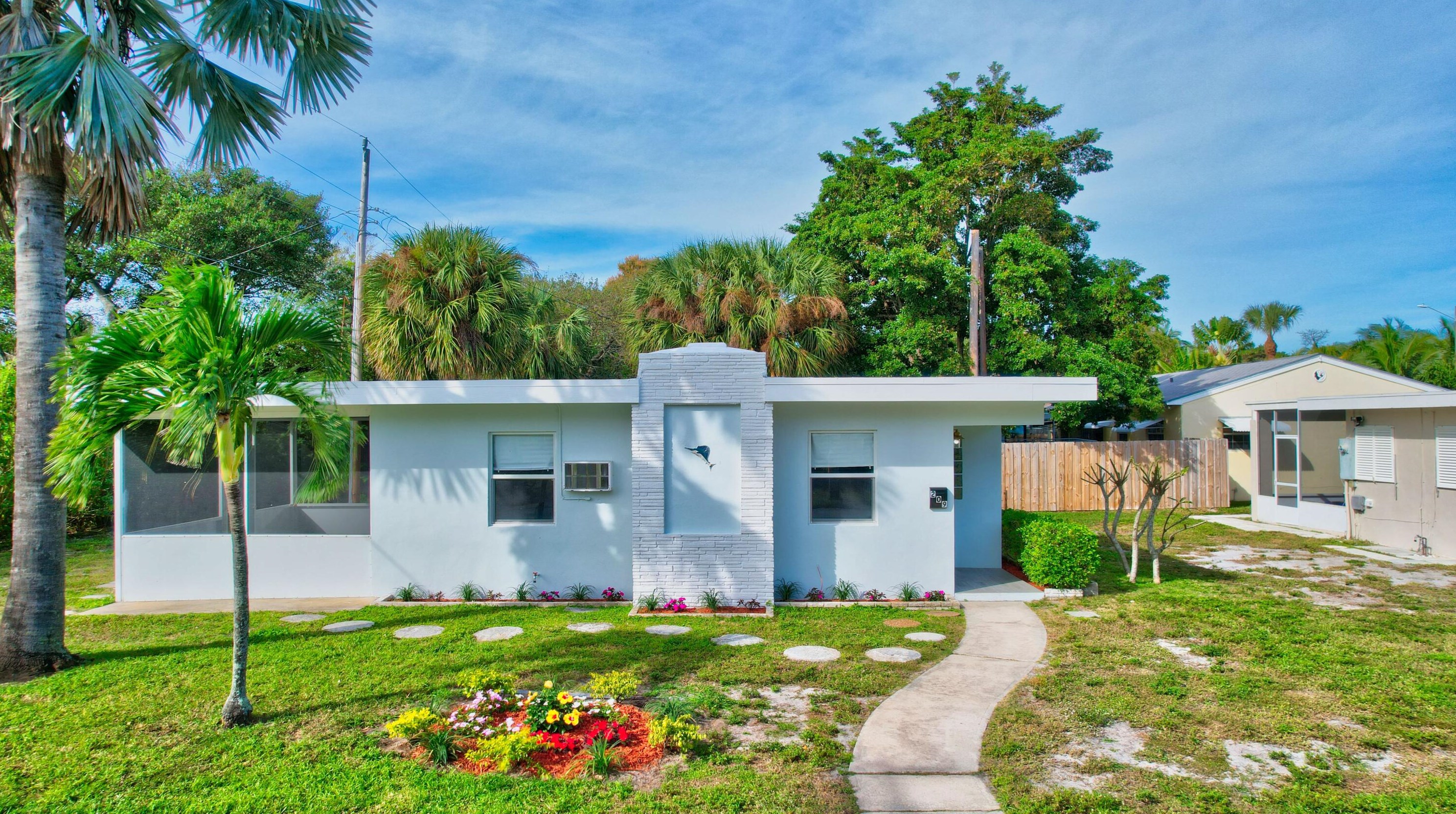 209 Se 3rd St, Boynton Beach, FL 33435