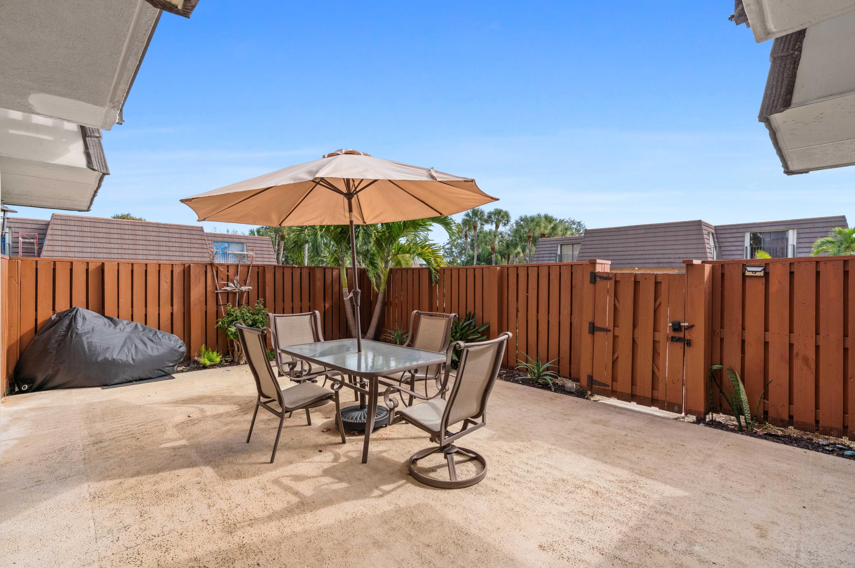 2330 23rd Ct, Jupiter FL  33477-9048 exterior