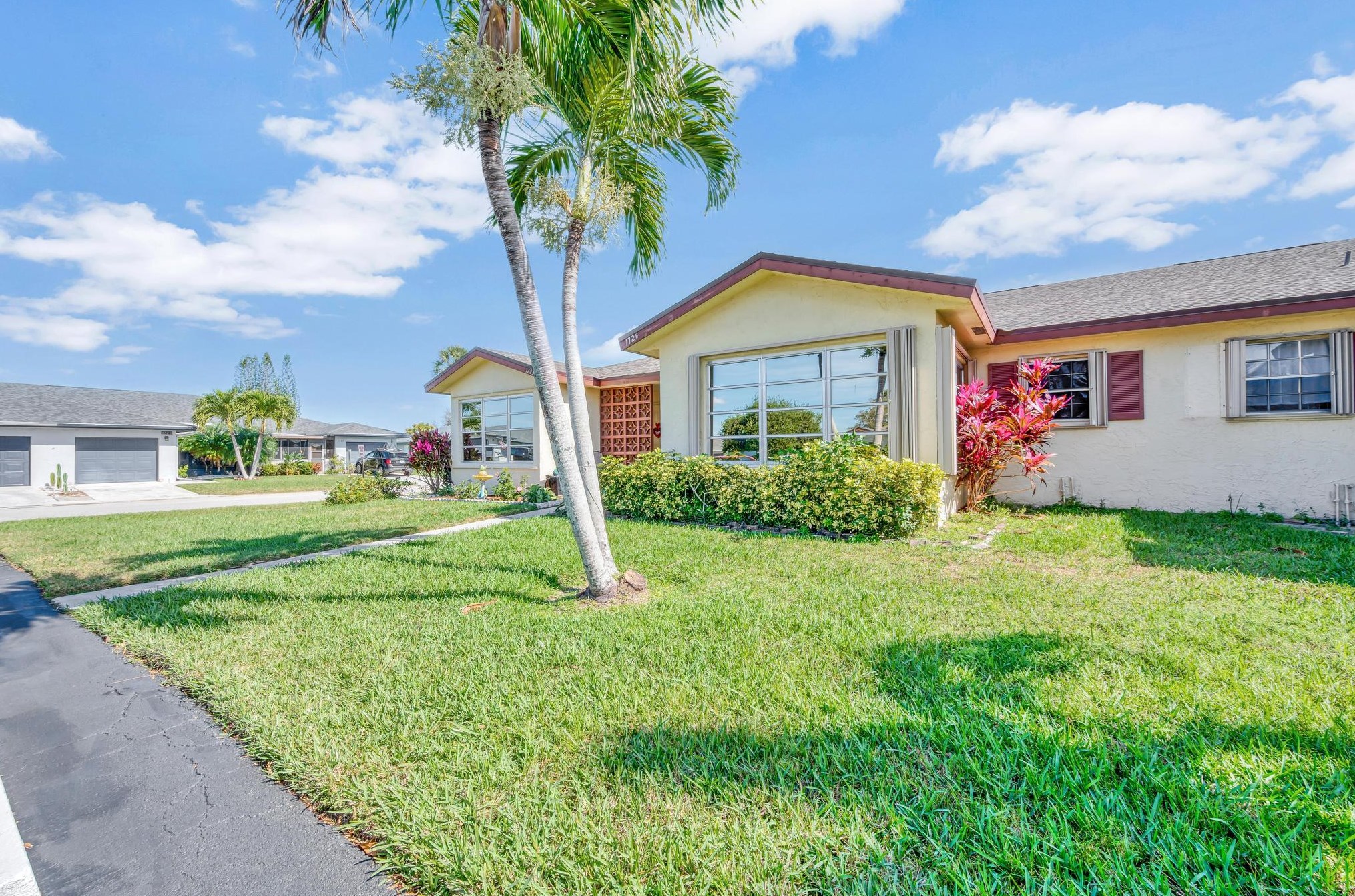 1721 Dove Tail Dr, Fort Pierce, FL 34982-8017