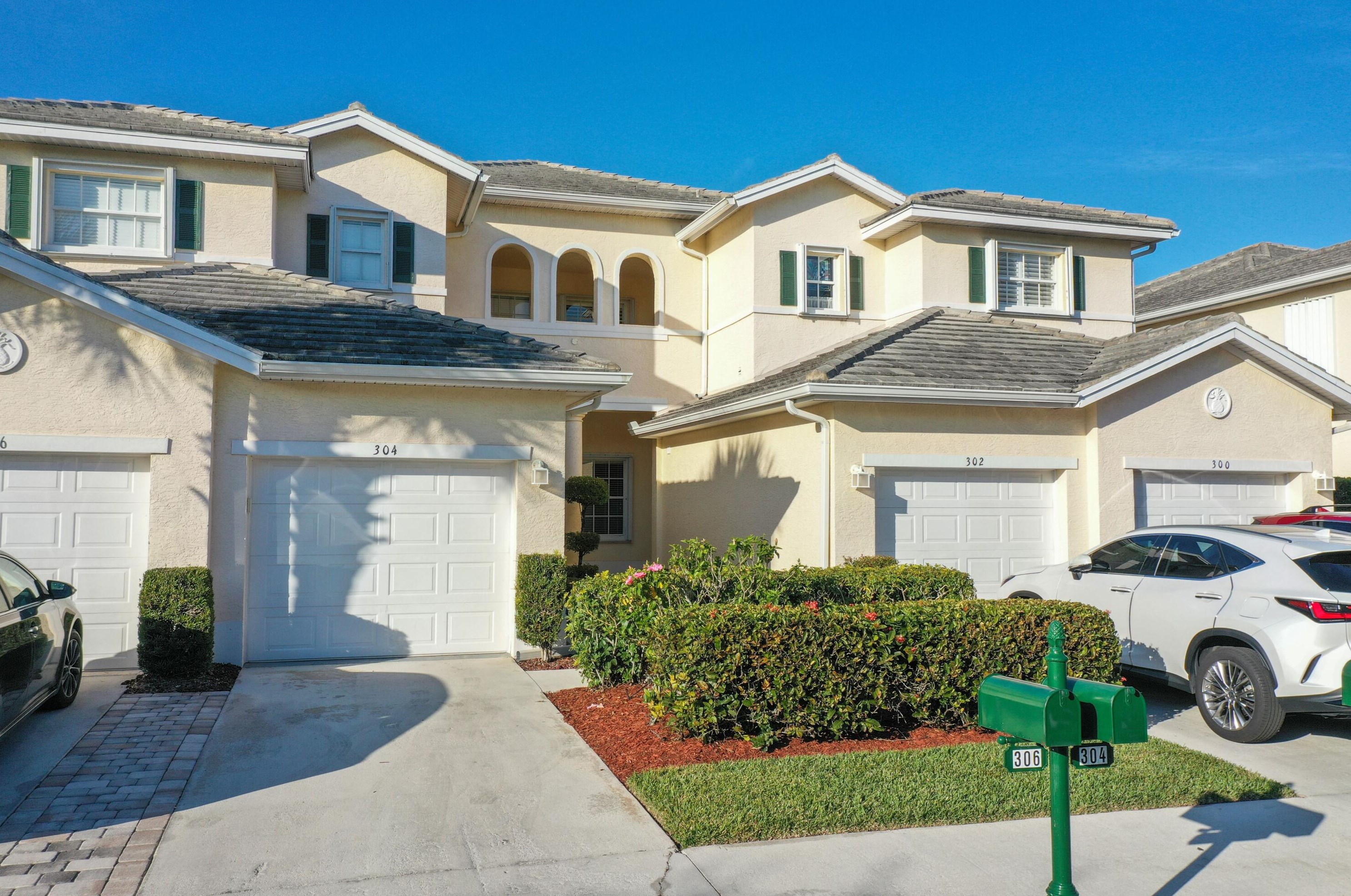 304 Southstar Dr, Fort Pierce FL  34949-9117 exterior
