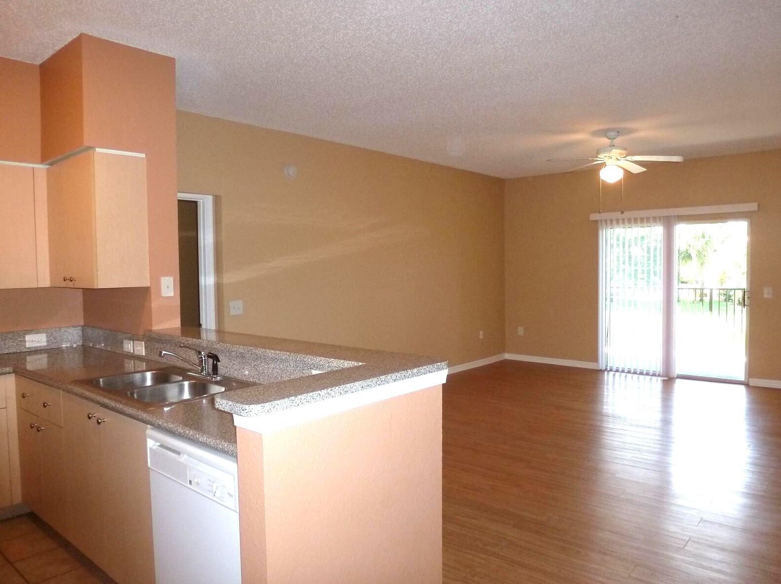 210 Crestwood Cir Apt 206, West Palm Beach, FL 33411
