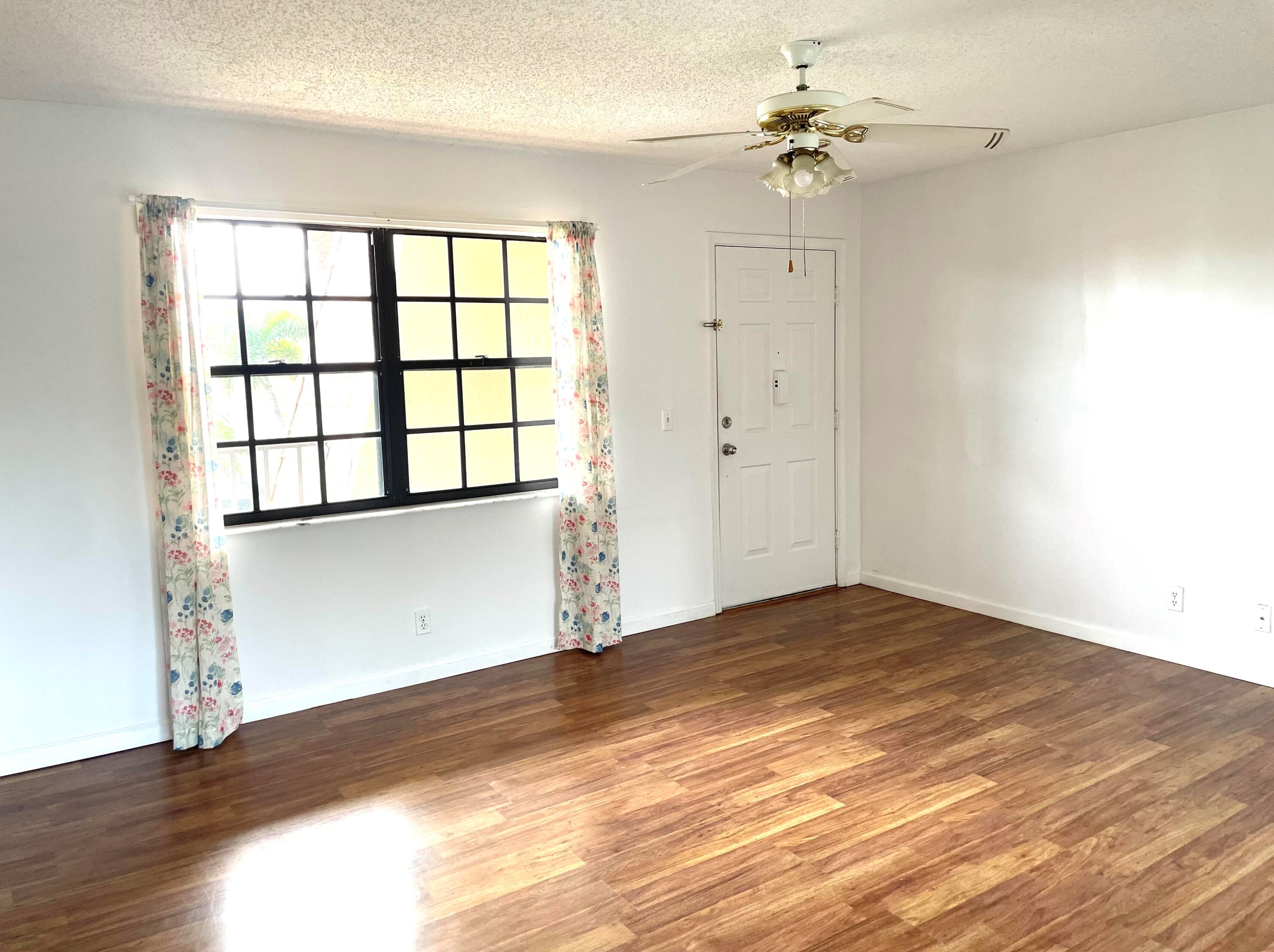 4151 Oak Terrace Dr #4151, Lake Worth, FL 33463