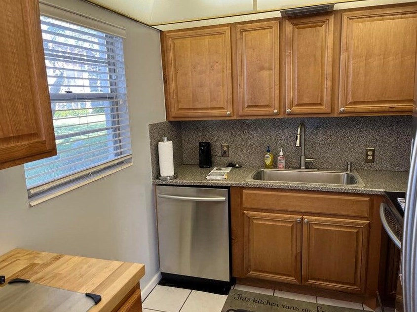 131 Fanshaw D, Boca Raton, FL 33434-3085