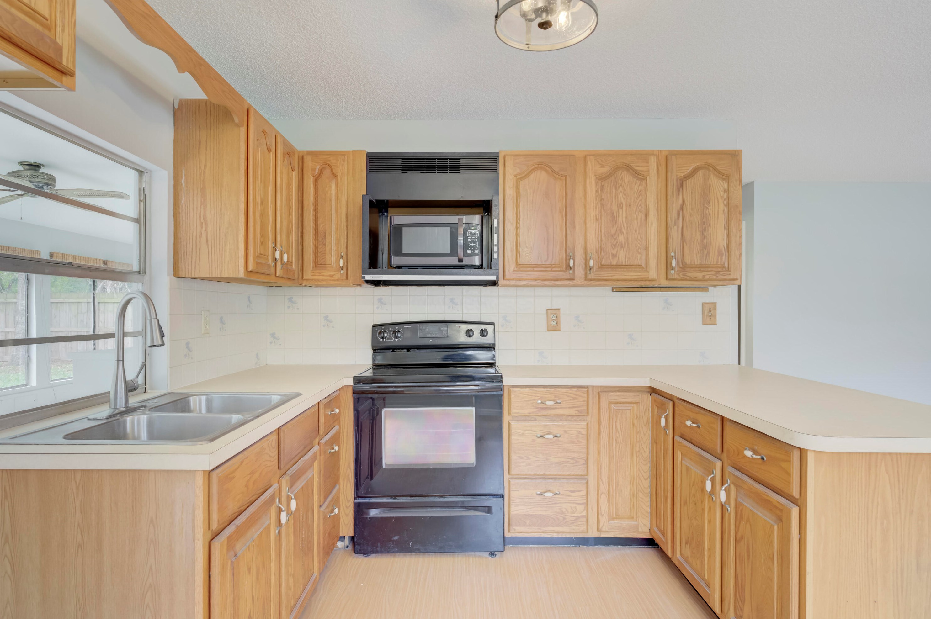 3125 2nd Pl, Vero Beach FL  32968-2010 exterior