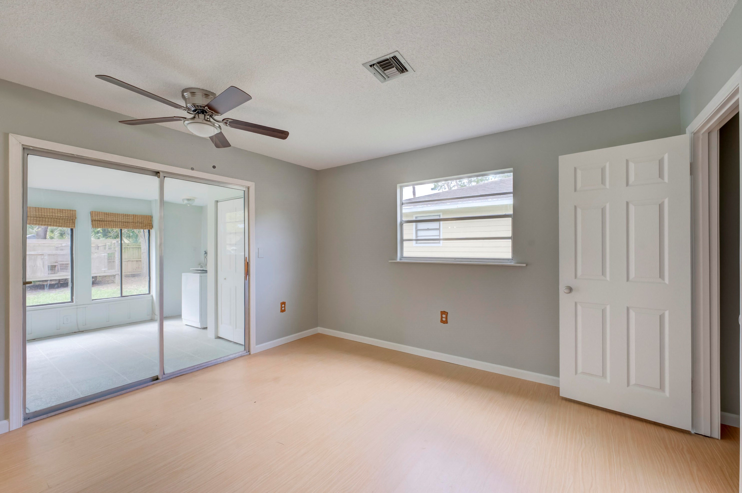 3125 2nd Pl, Vero Beach FL  32968-2010 exterior